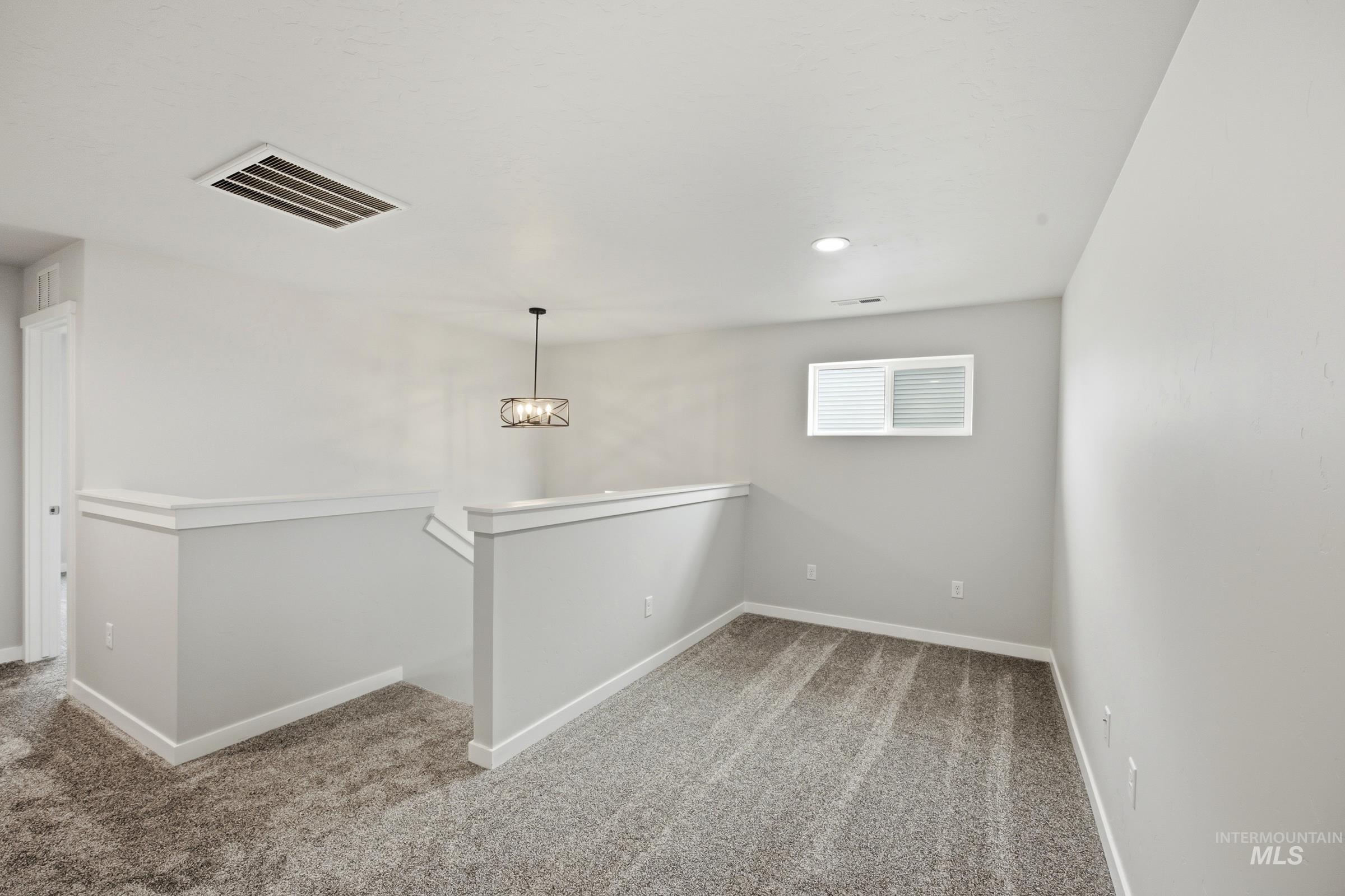 1727 Gyrfalcon St Property Photo 15