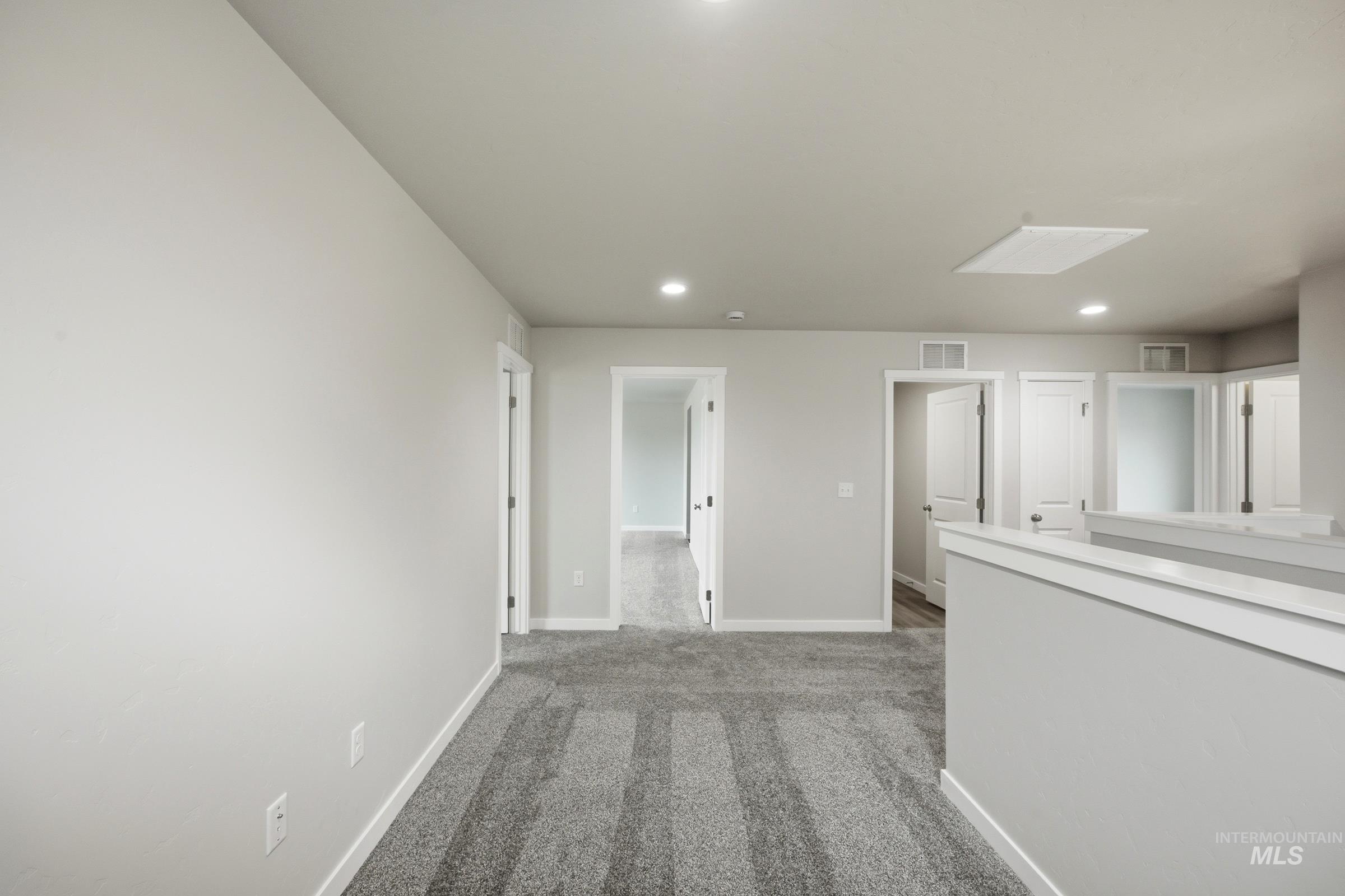 1727 Gyrfalcon St Property Photo 16