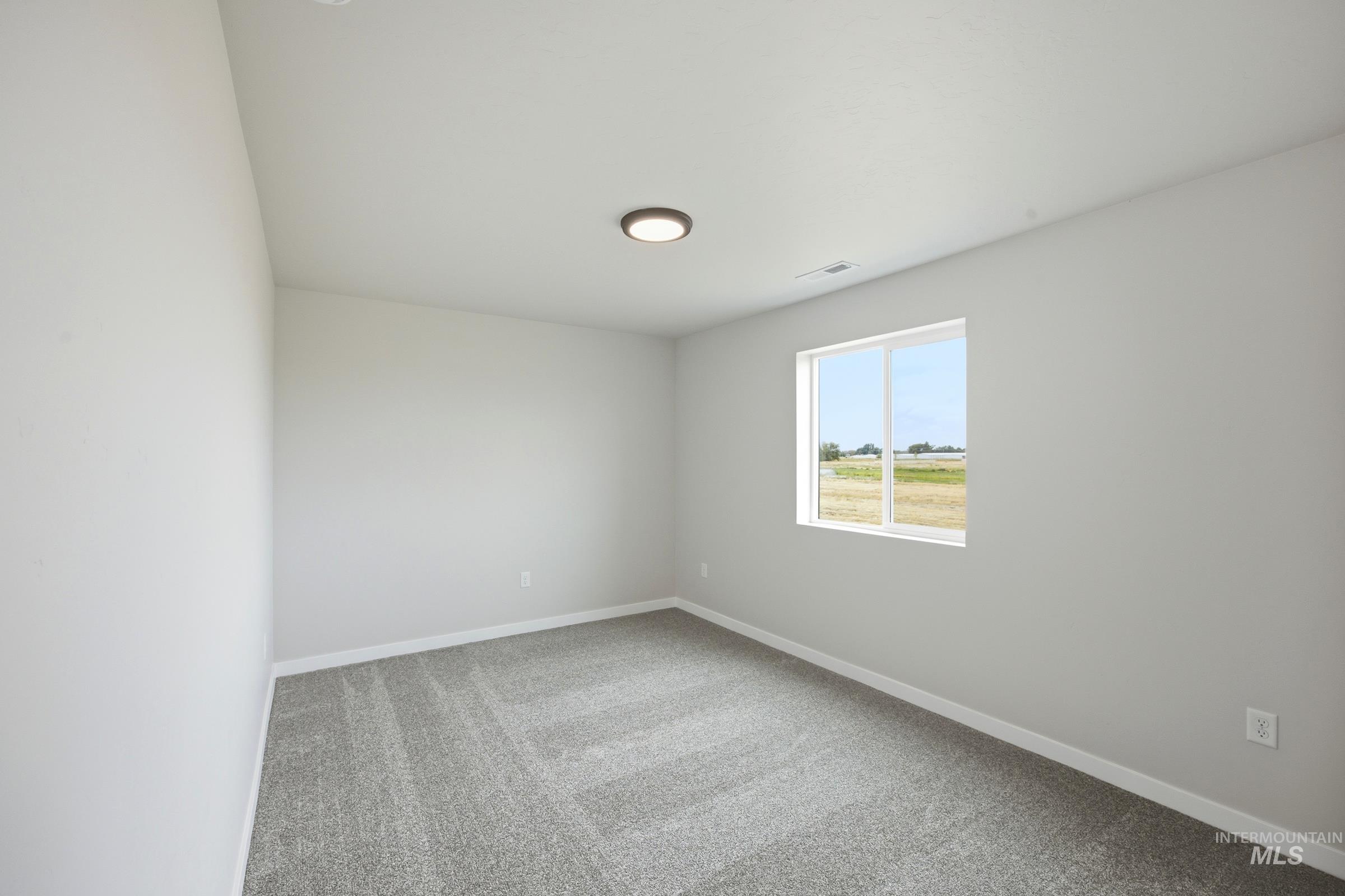 1727 Gyrfalcon St Property Photo 17
