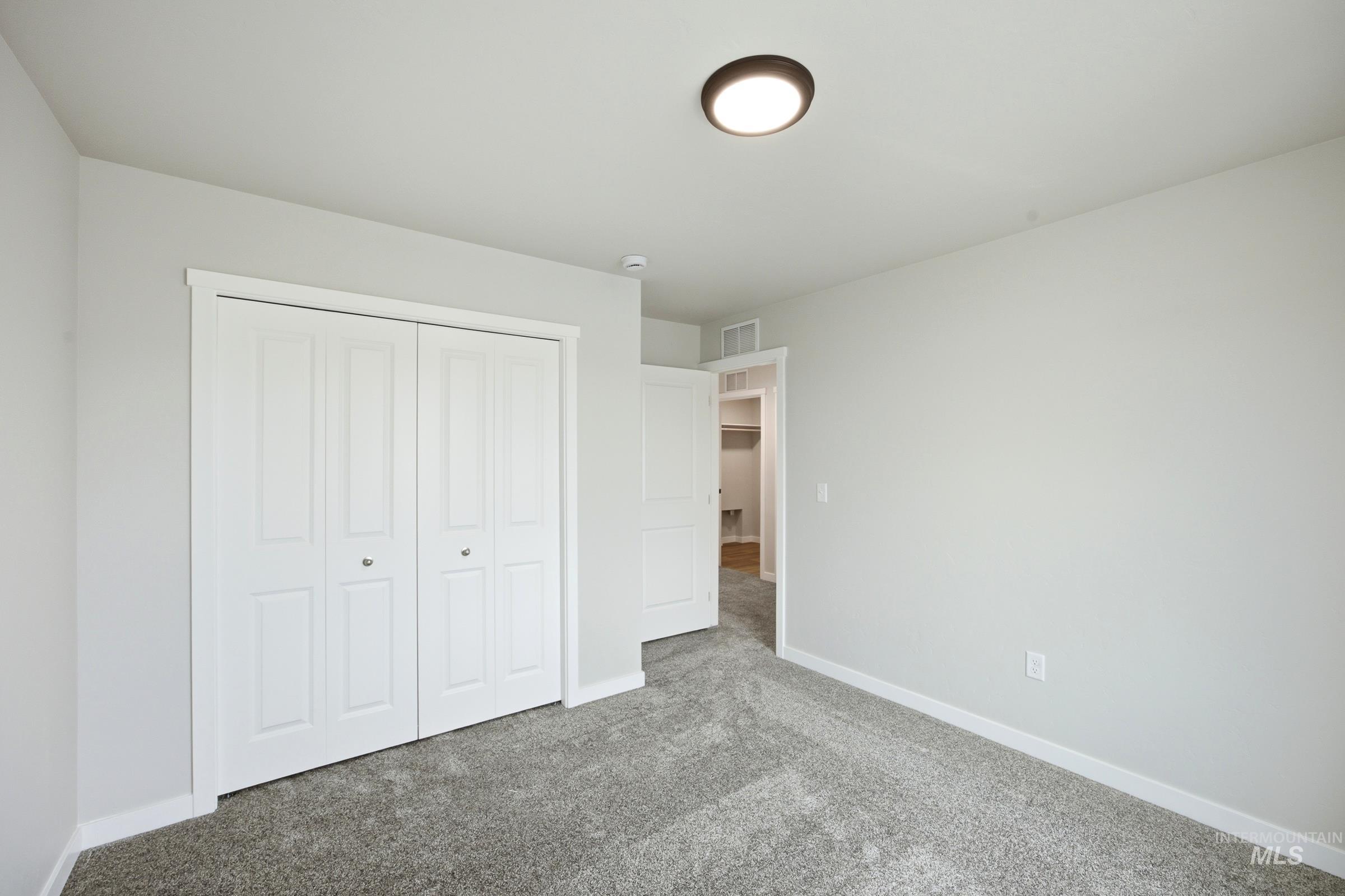 1727 Gyrfalcon St Property Photo 20