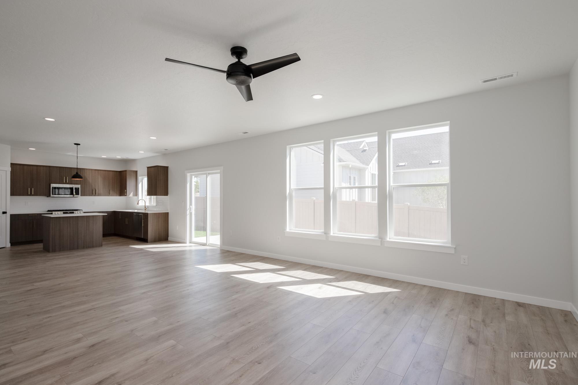 6867 S Lumberton Way Property Photo 10