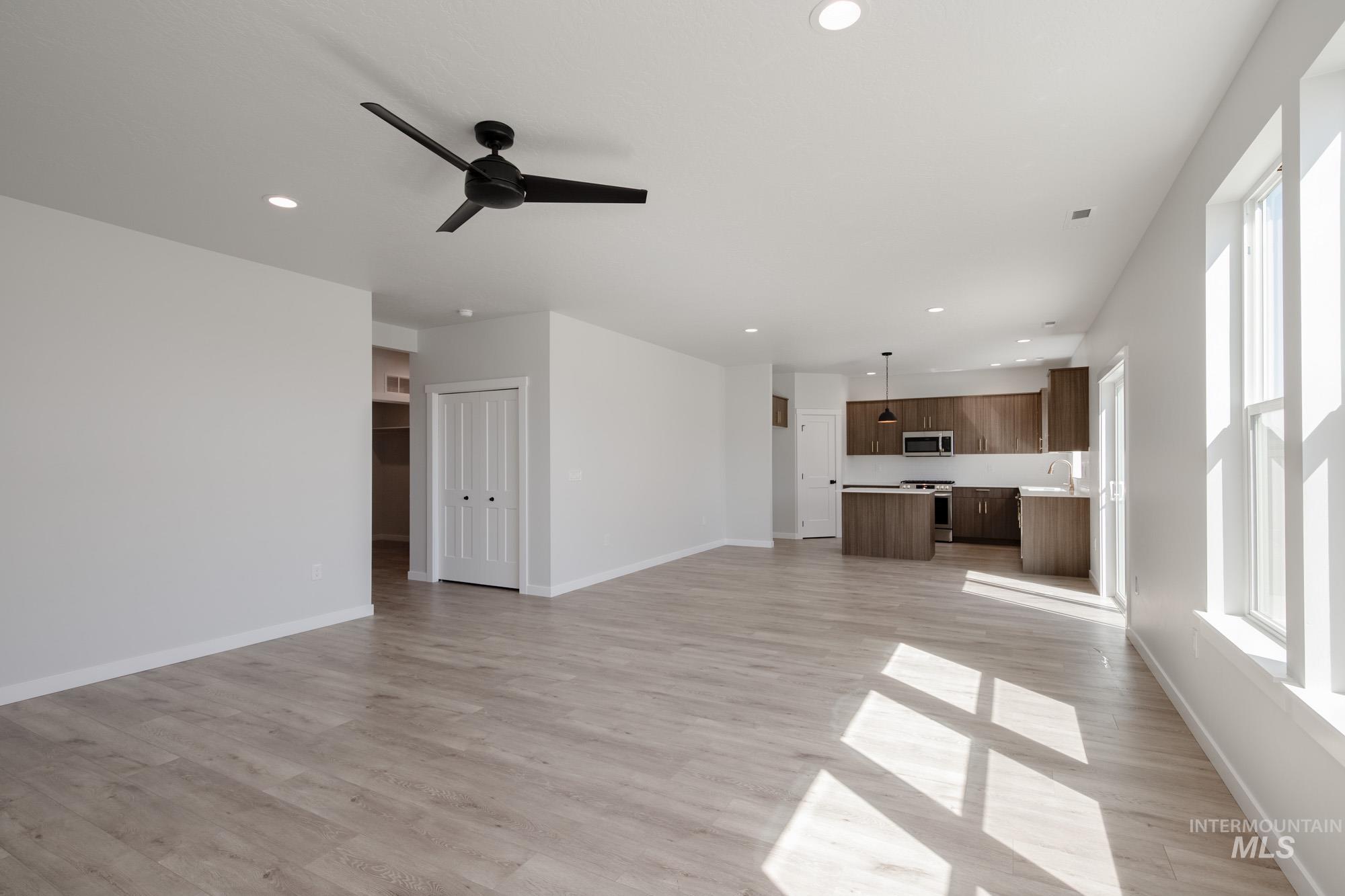 6867 S Lumberton Way Property Photo 12