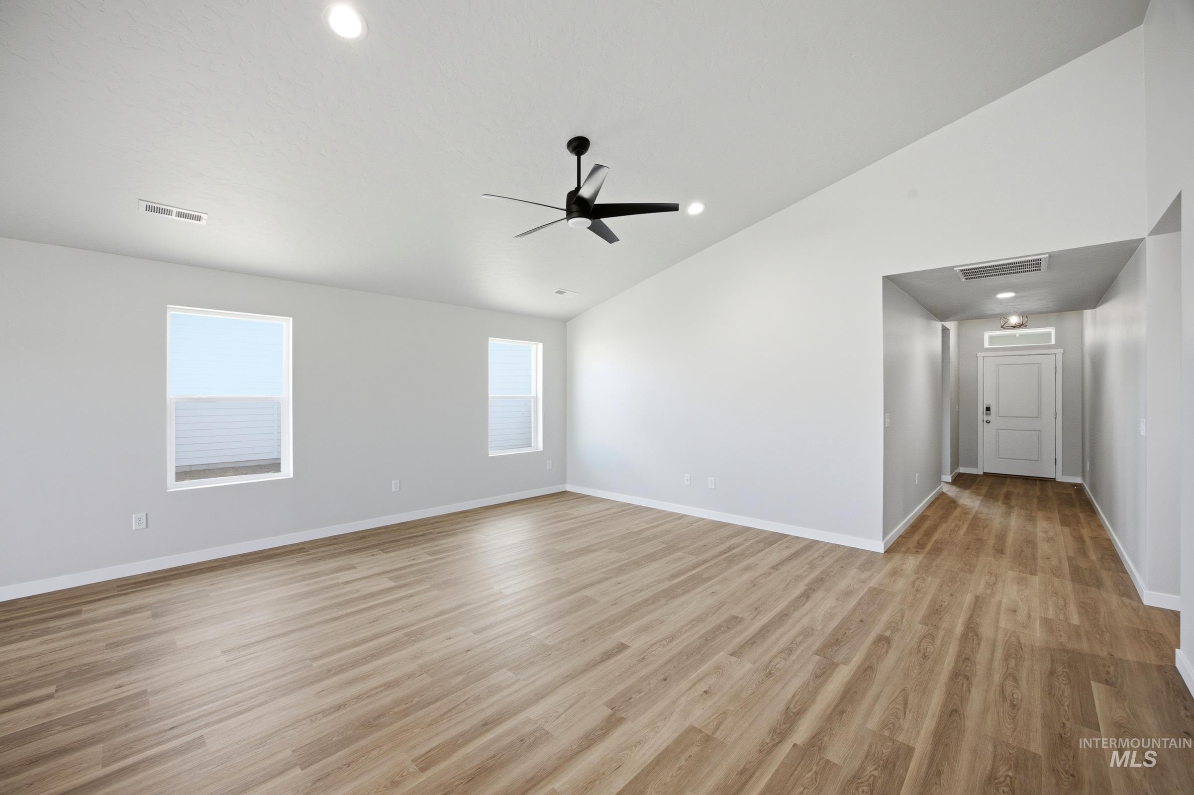 1698 Dyer St Property Photo 7