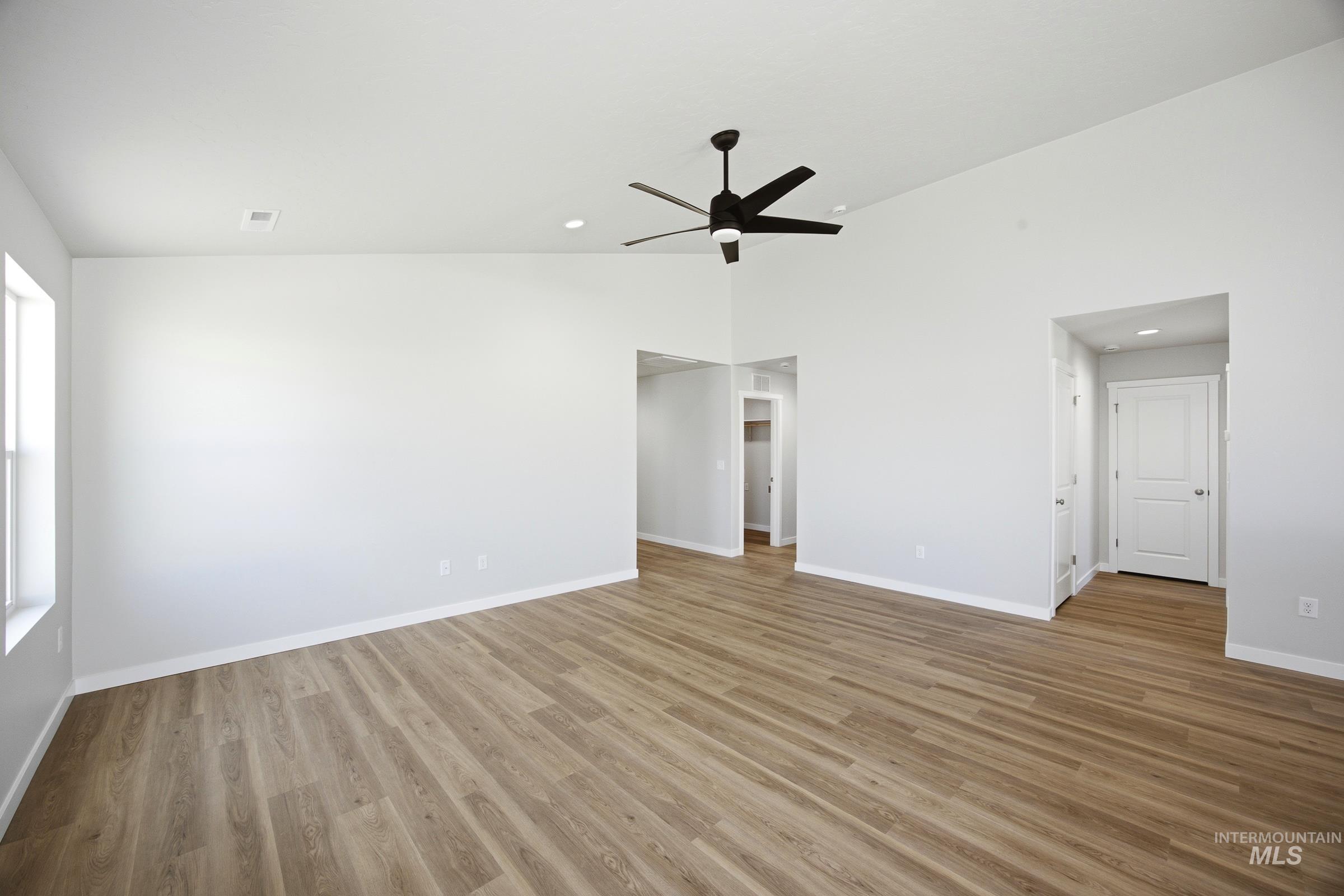 1698 Dyer St Property Photo 8