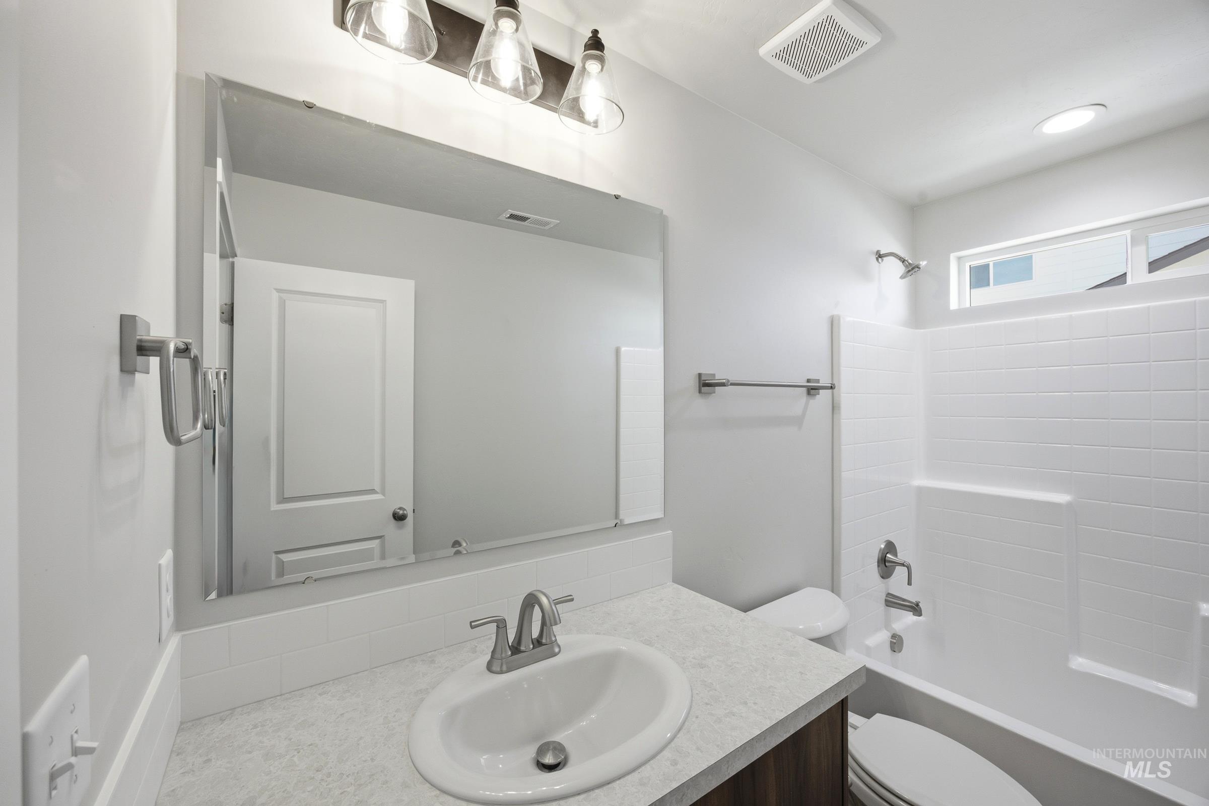 1698 Dyer St Property Photo 12