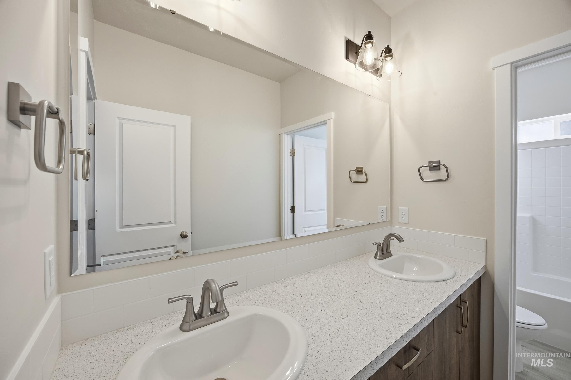 1643 Celina St Property Photo 31