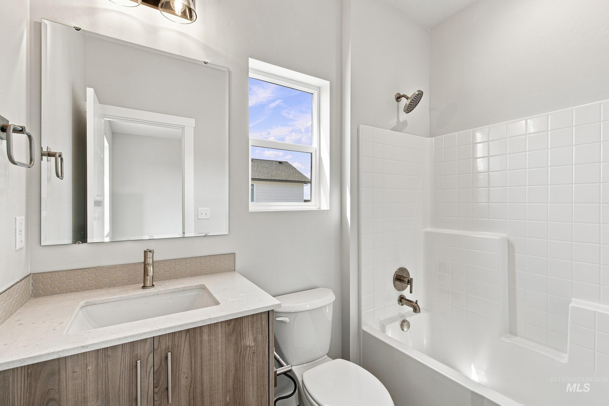 2450 W Kincaid St Property Photo 29