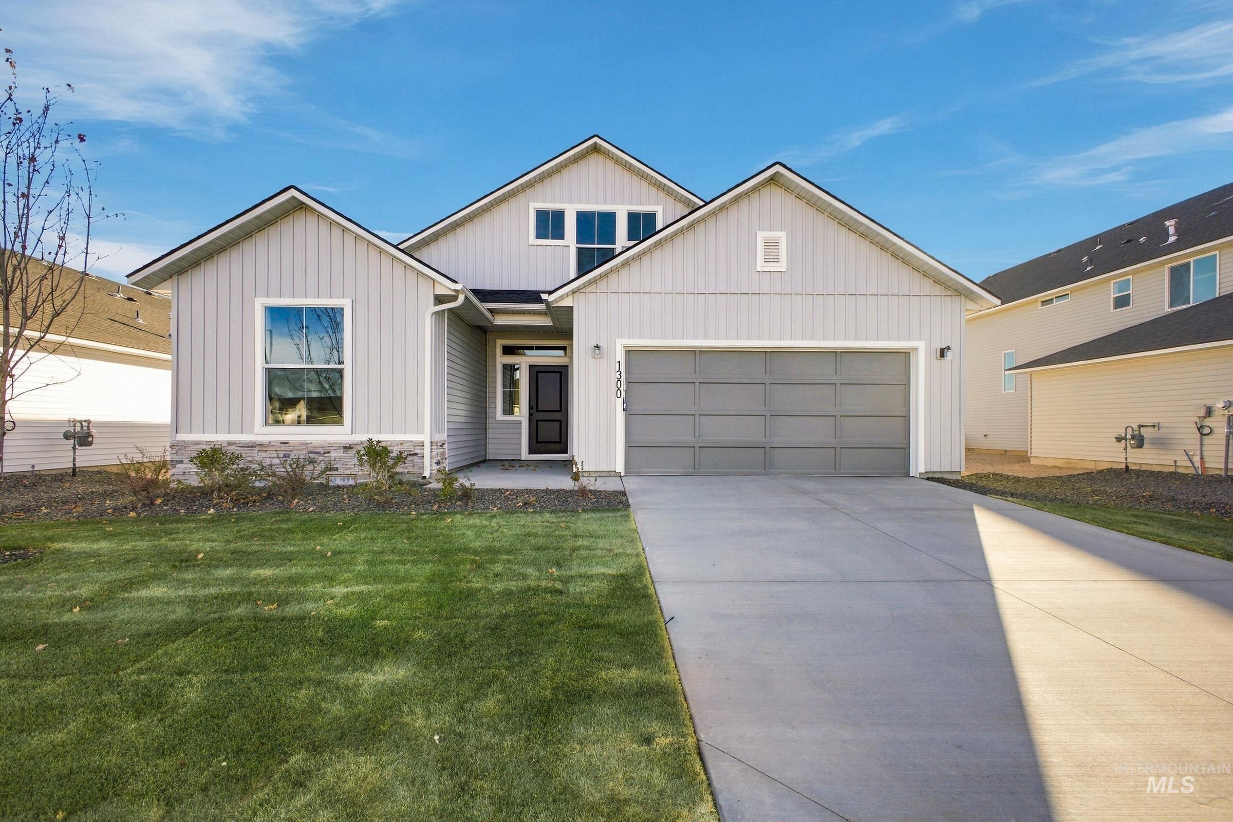 1300 N Coltsfoot Ave Property Photo 1