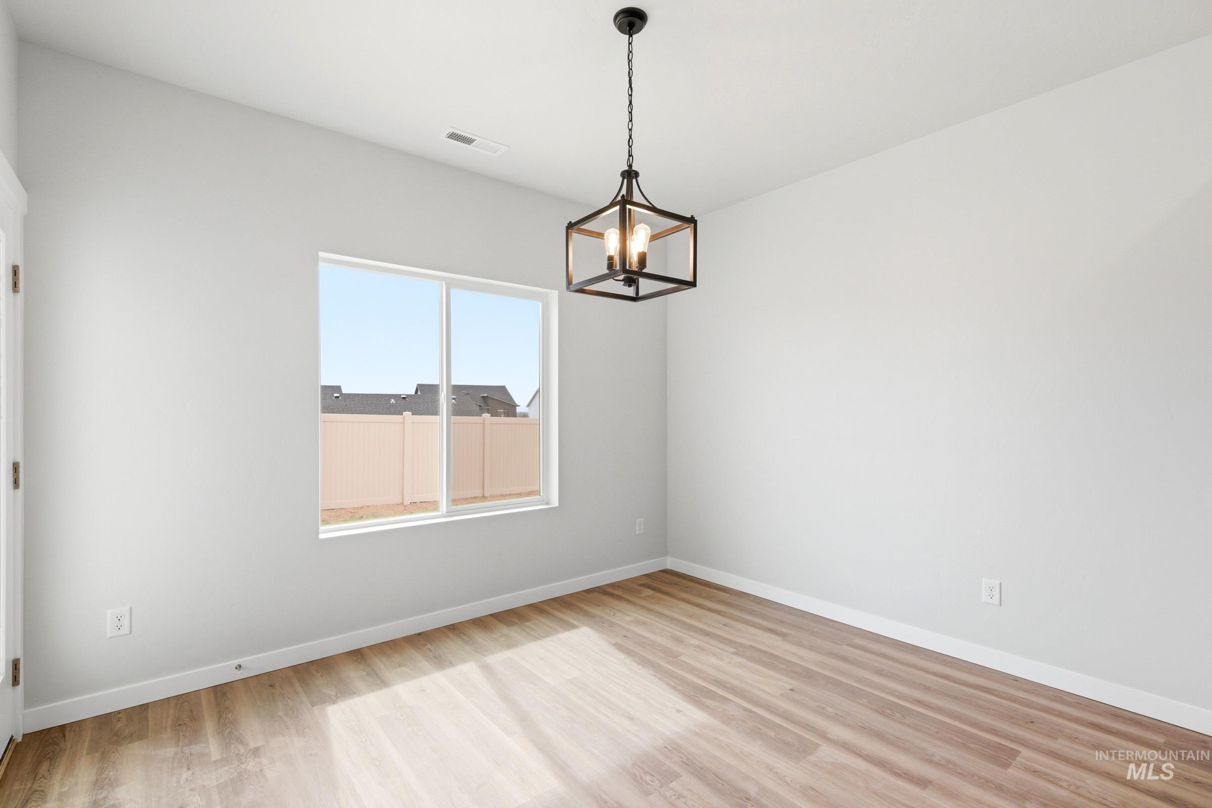 1300 N Coltsfoot Ave Property Photo 10