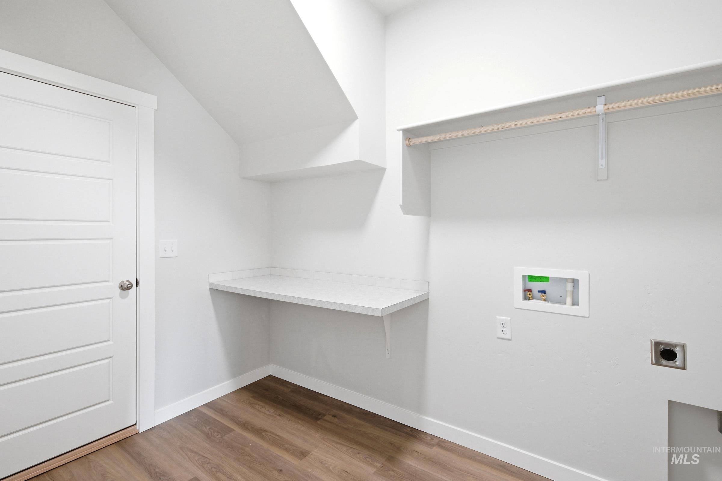 1300 N Coltsfoot Ave Property Photo 16
