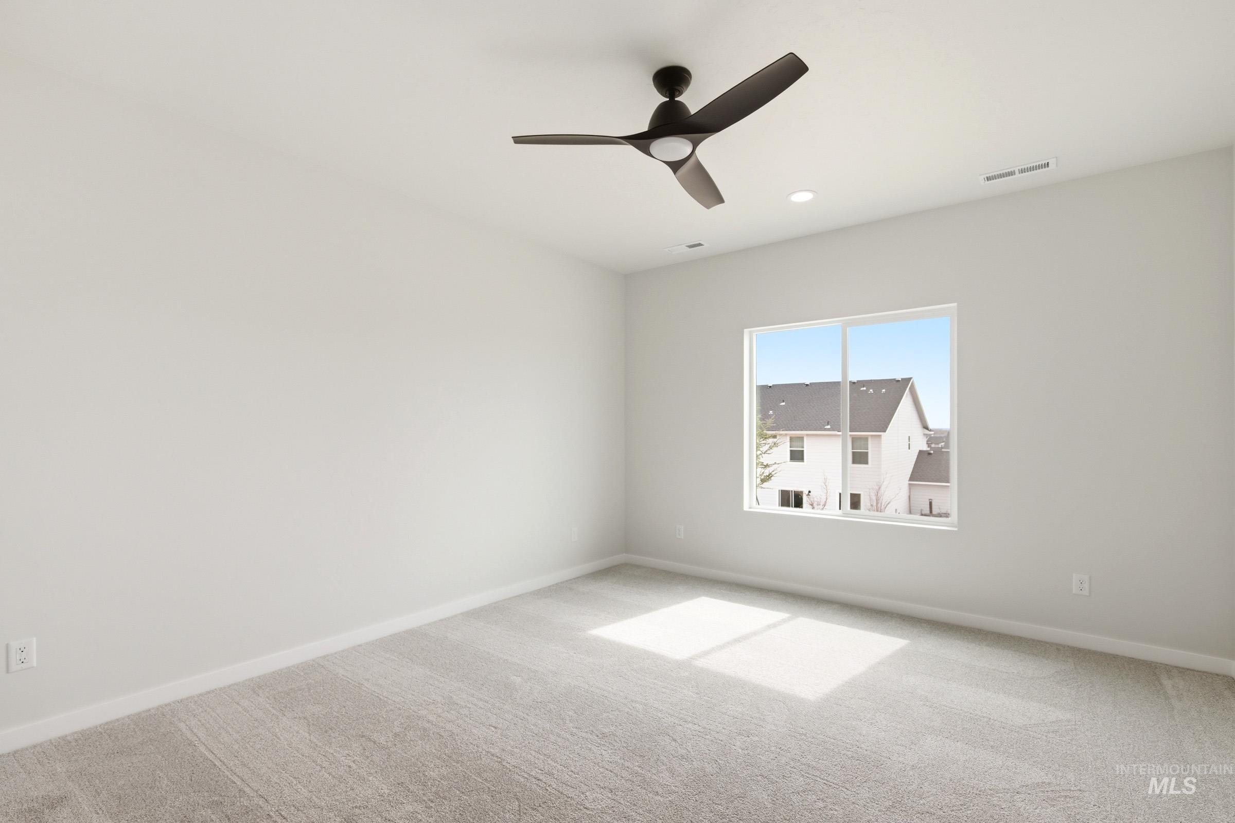 1300 N Coltsfoot Ave Property Photo 17