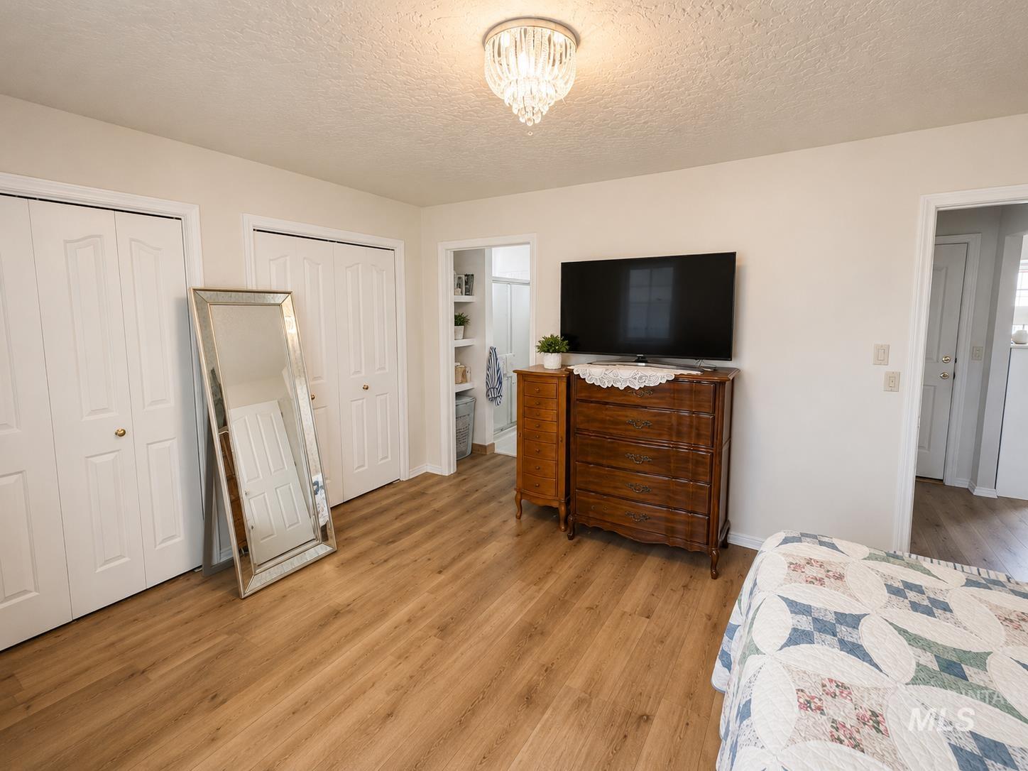 2313 Leo Dr. Property Photo 5