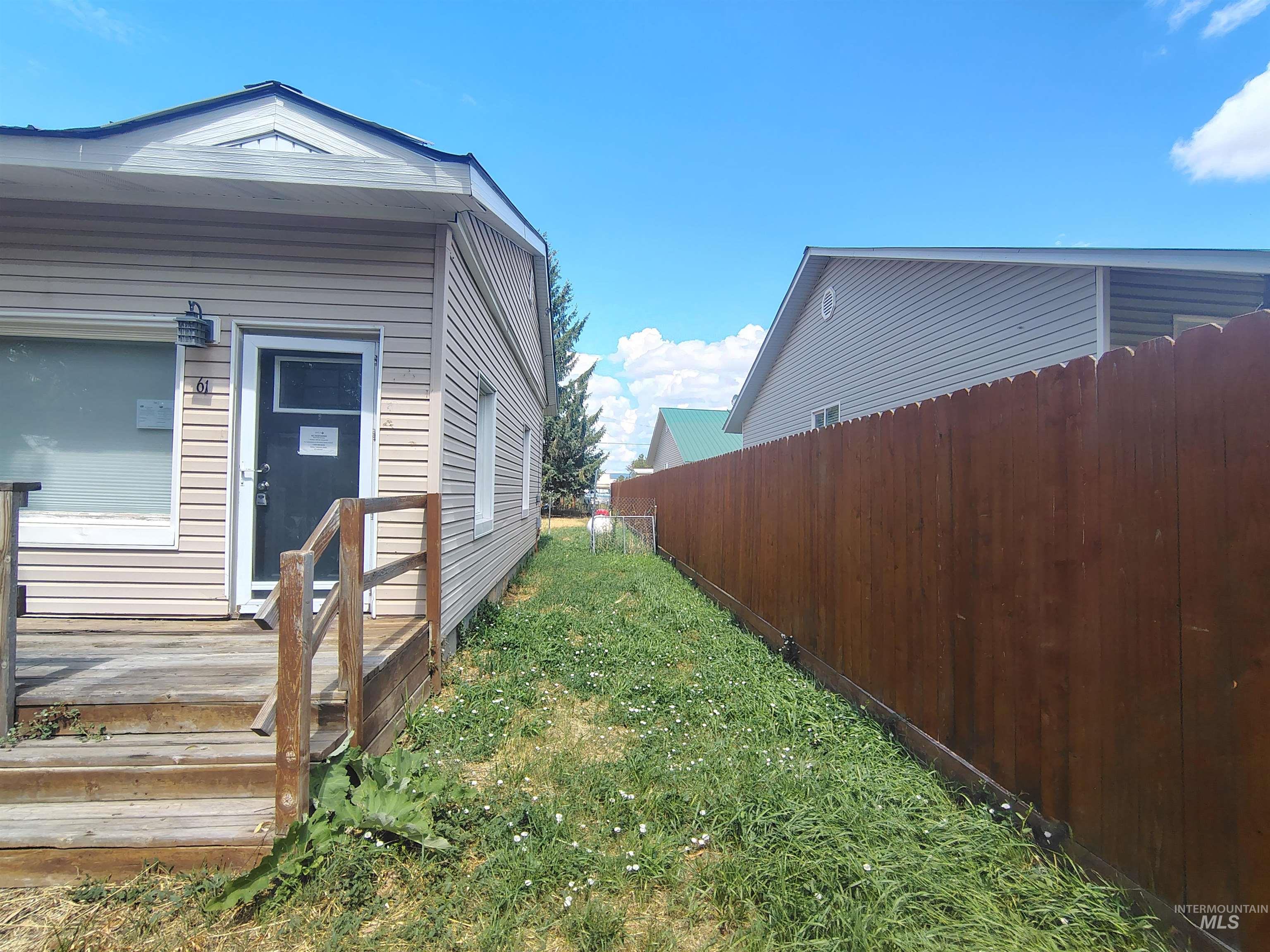 61 Cherry St Property Photo 4