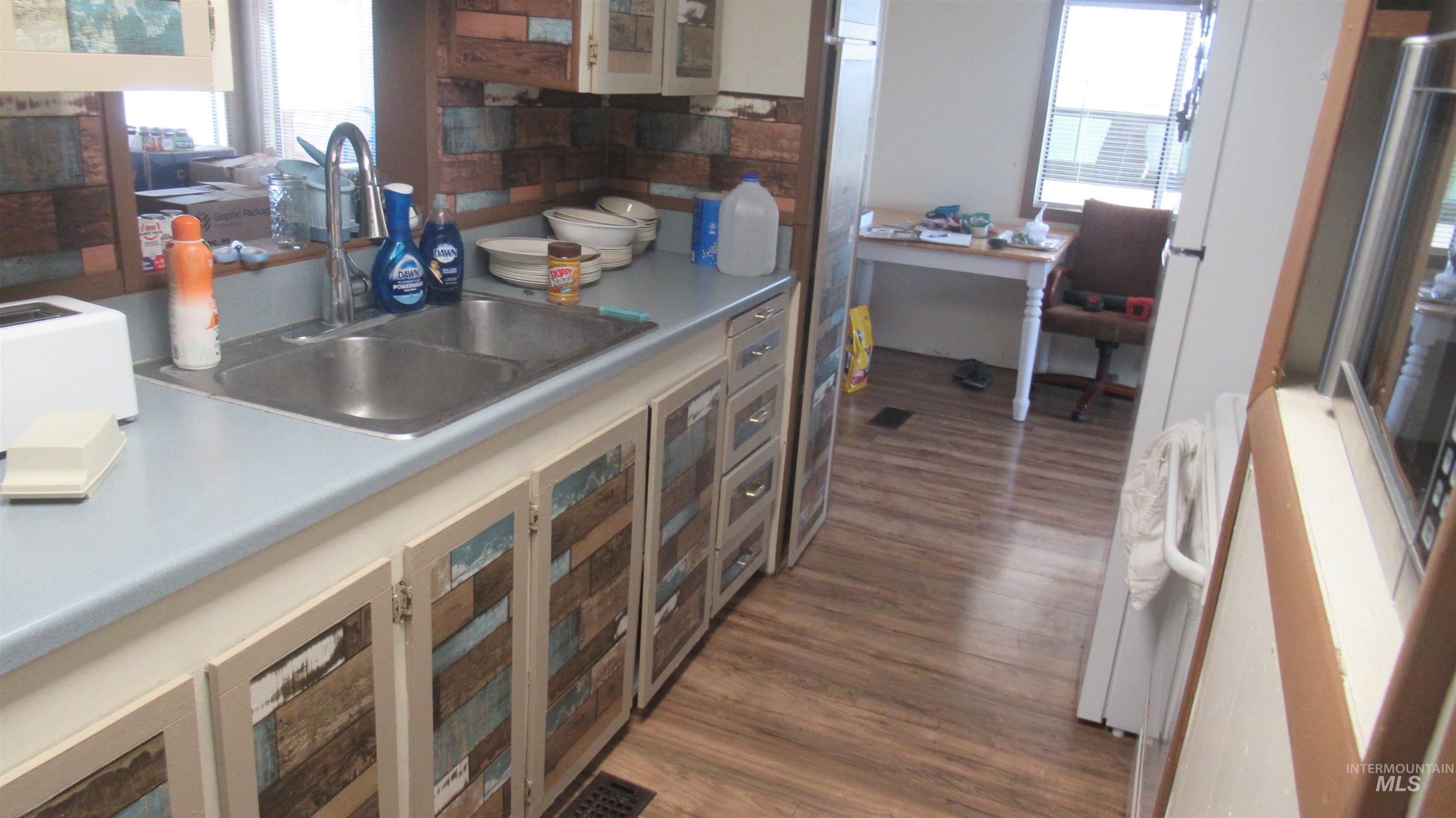 1109 W D Property Photo 8