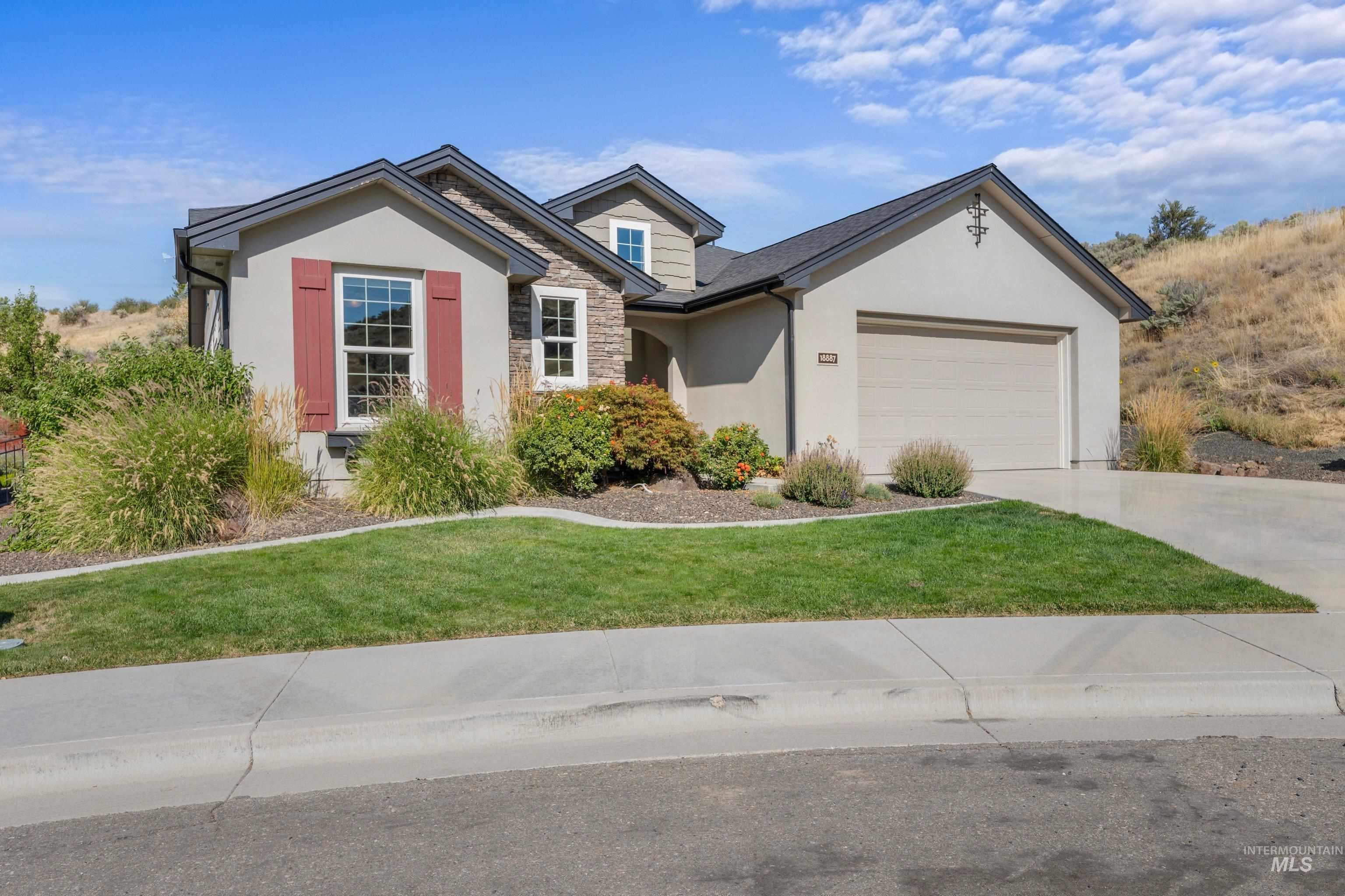 18887 N Summer Pl. Property Photo 4