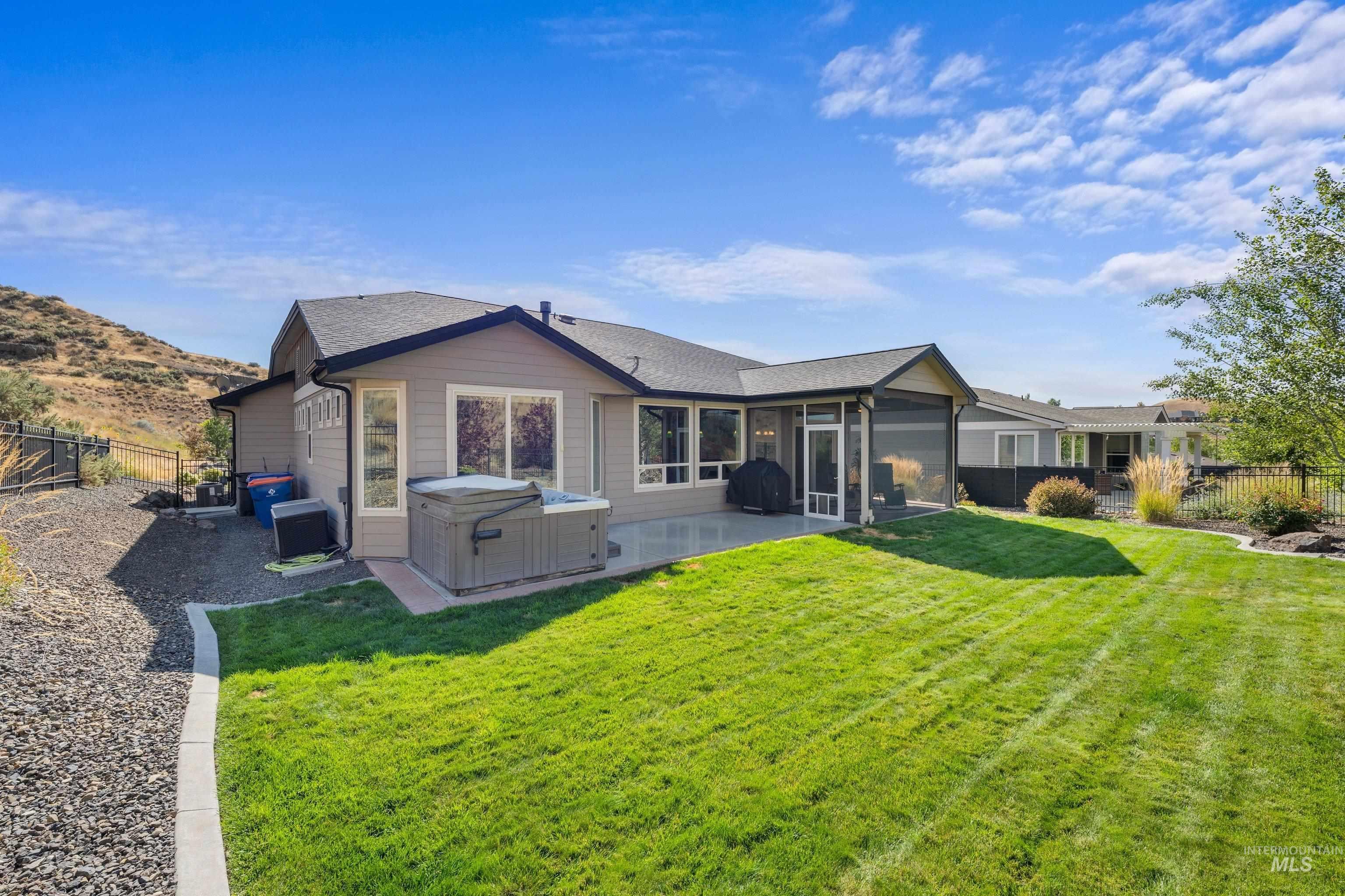 18887 N Summer Pl. Property Photo 32