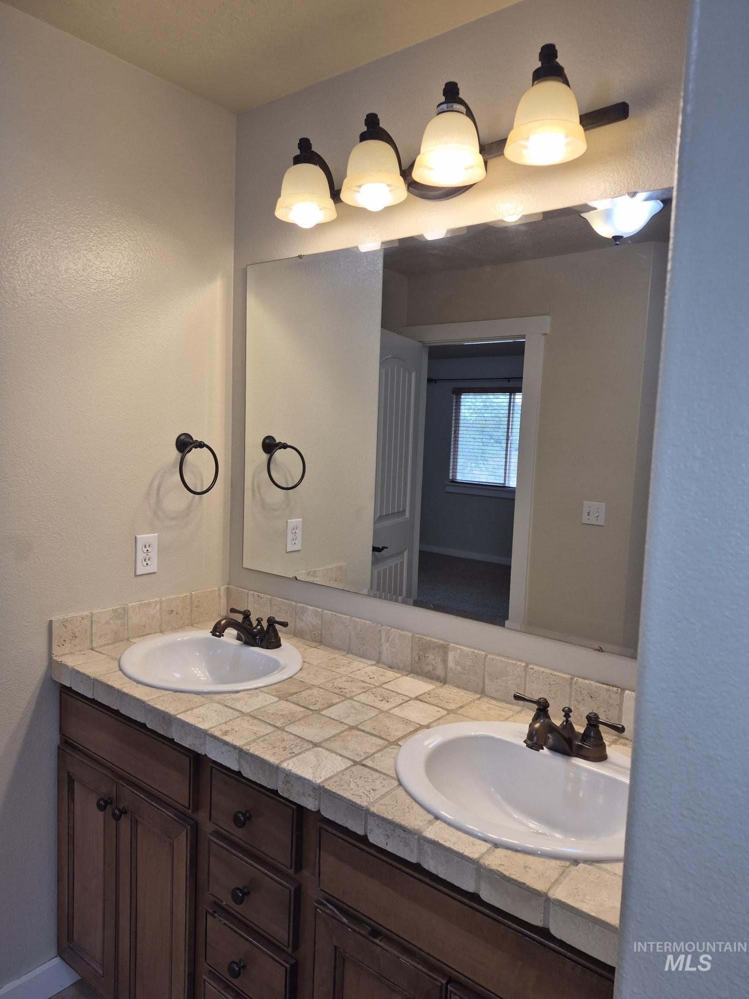 4971 E Geranium Property Photo 11