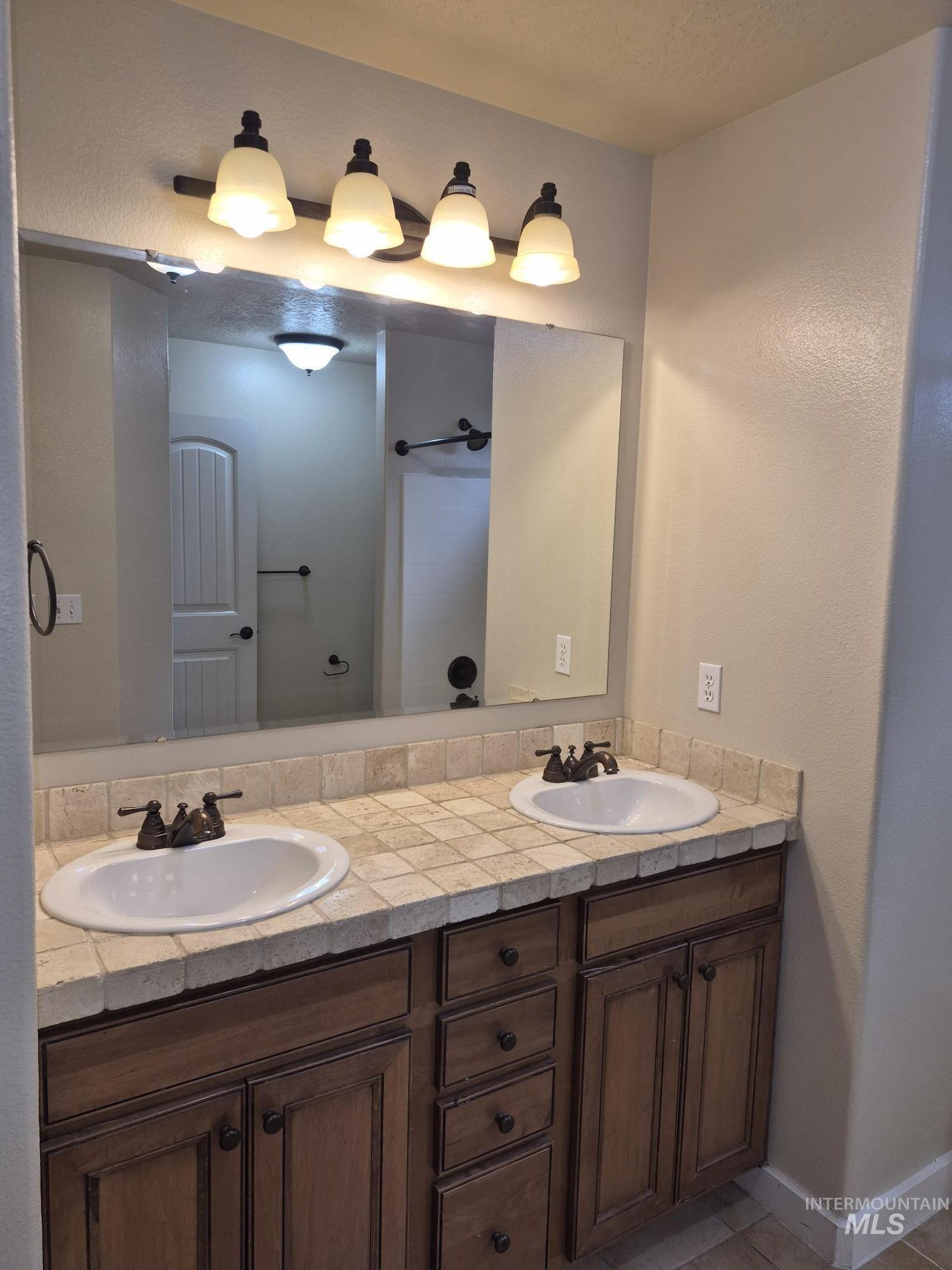 4971 E Geranium Property Photo 12