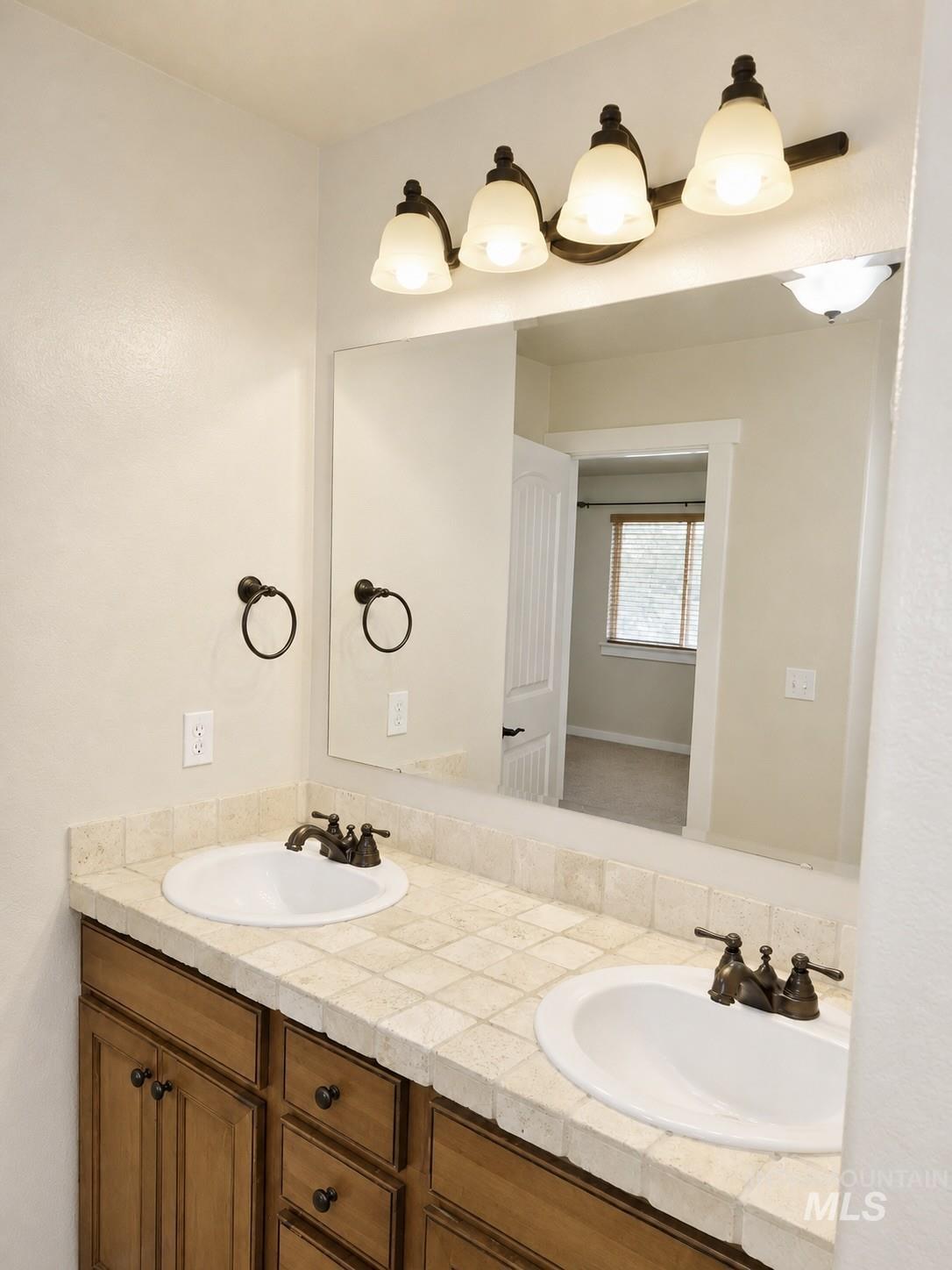4971 E Geranium Property Photo 17