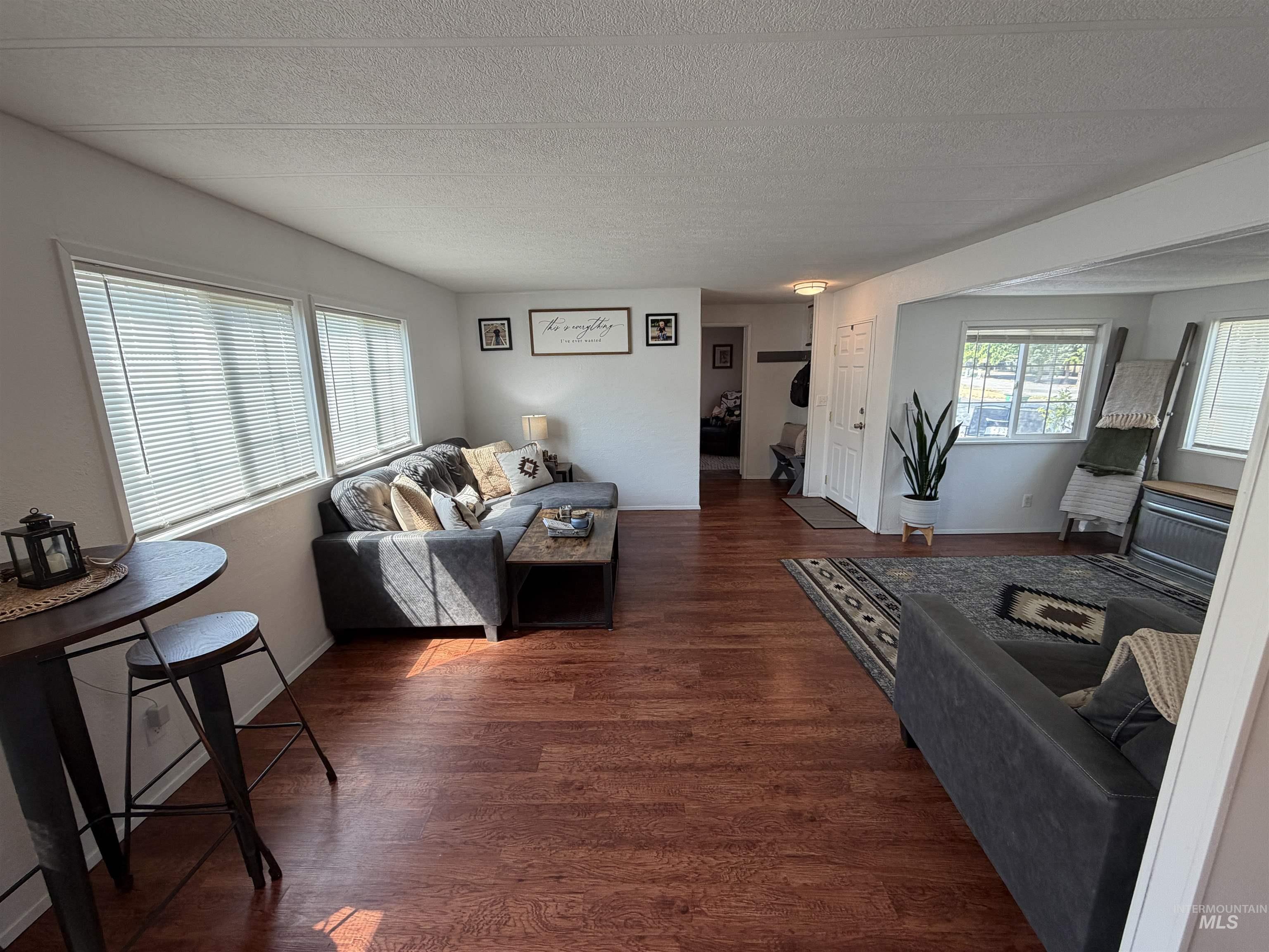 411 N Almon #409 Property Photo 3