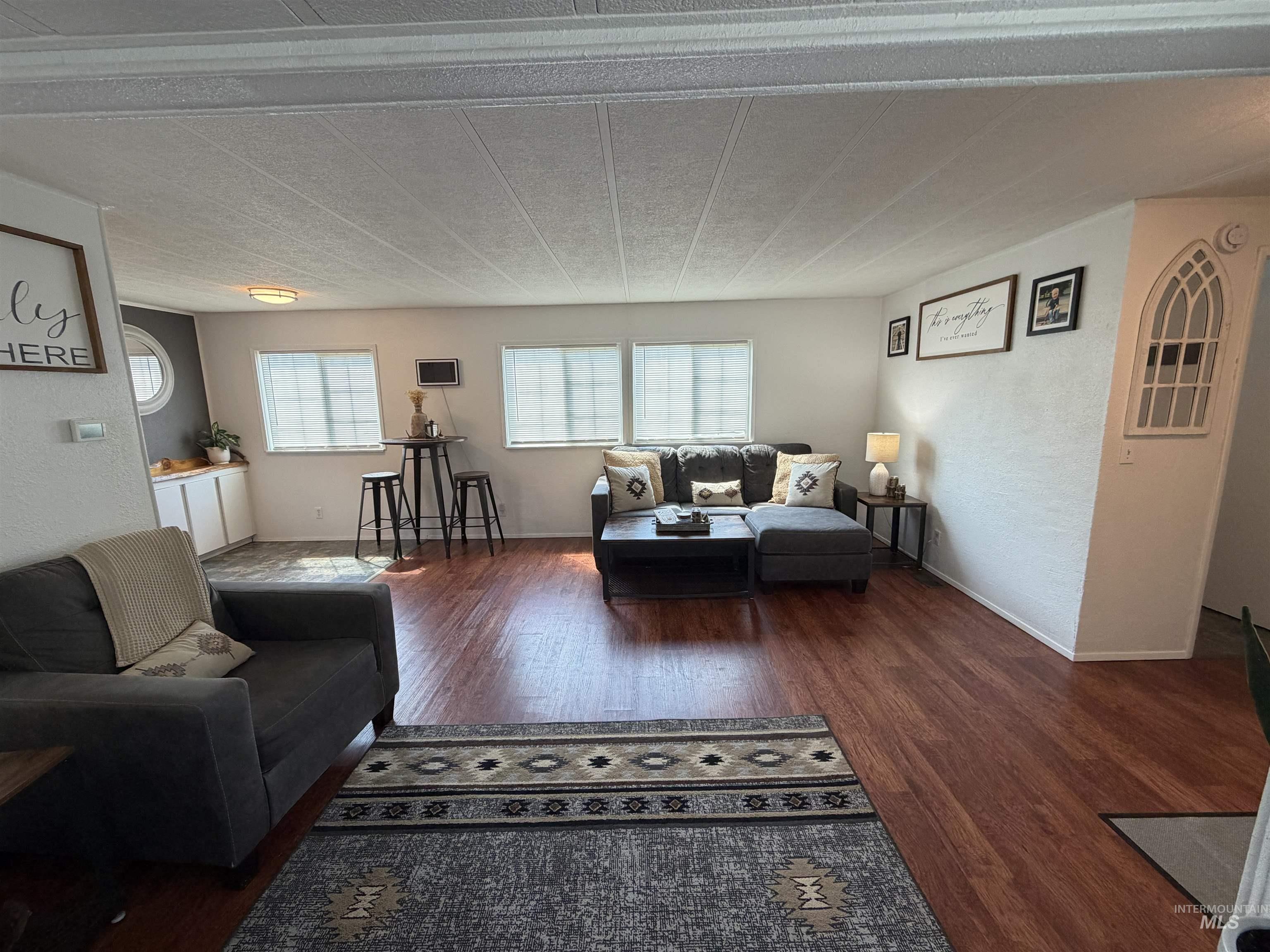 411 N Almon #409 Property Photo 4
