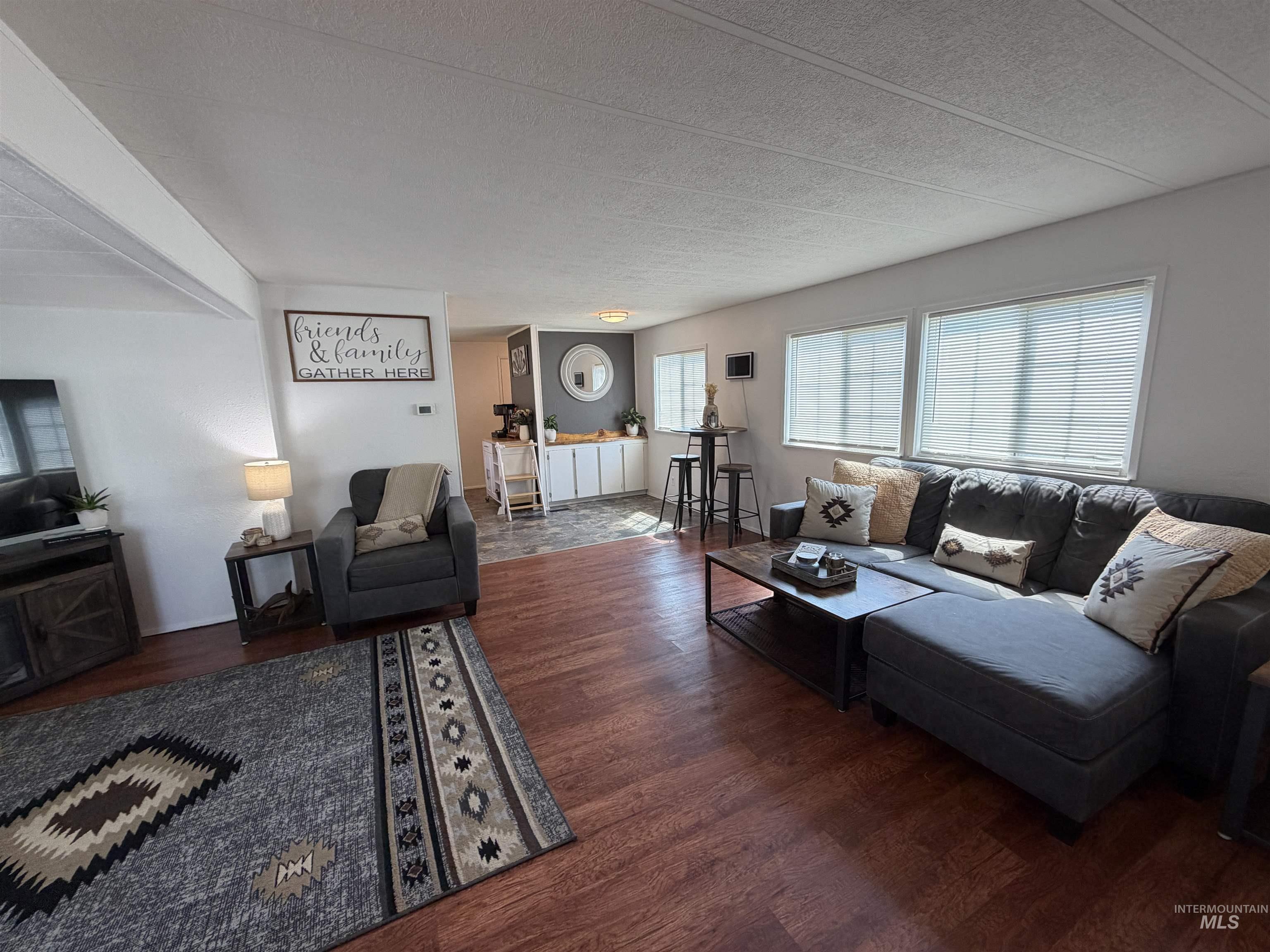 411 N Almon #409 Property Photo 5