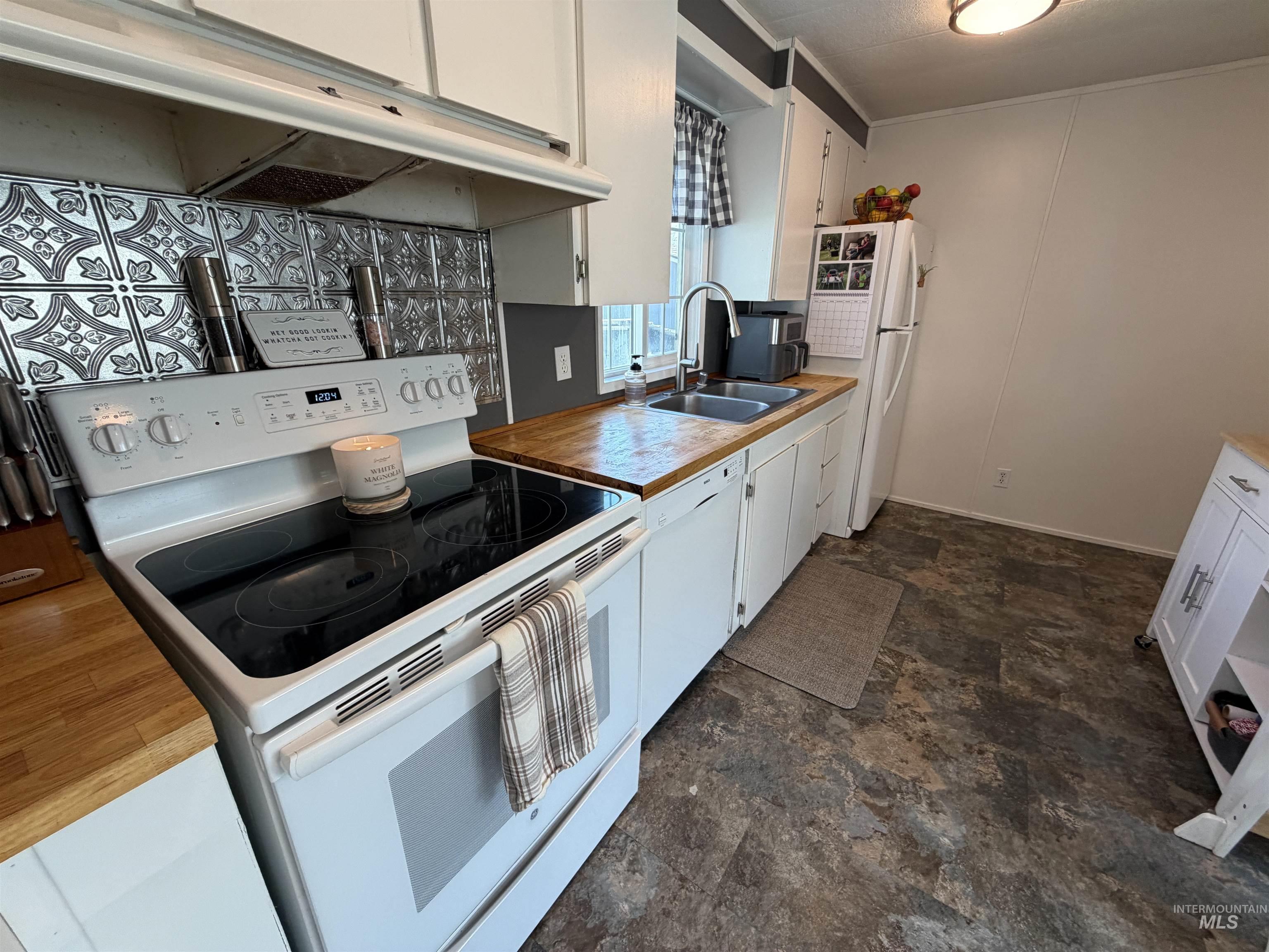 411 N Almon #409 Property Photo 8