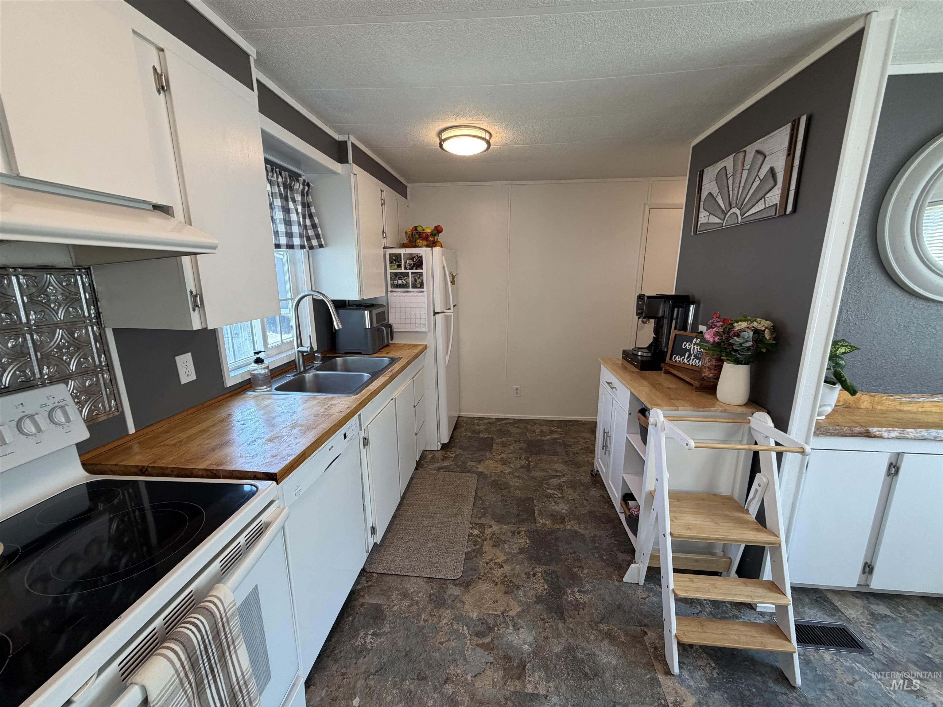 411 N Almon #409 Property Photo 9