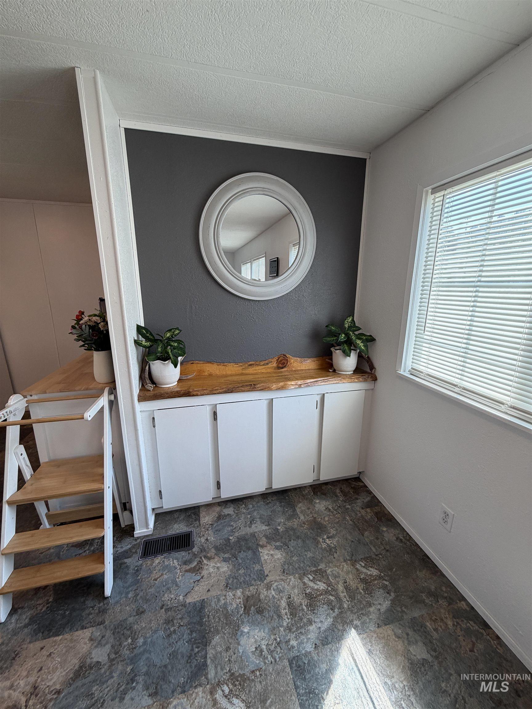 411 N Almon #409 Property Photo 10
