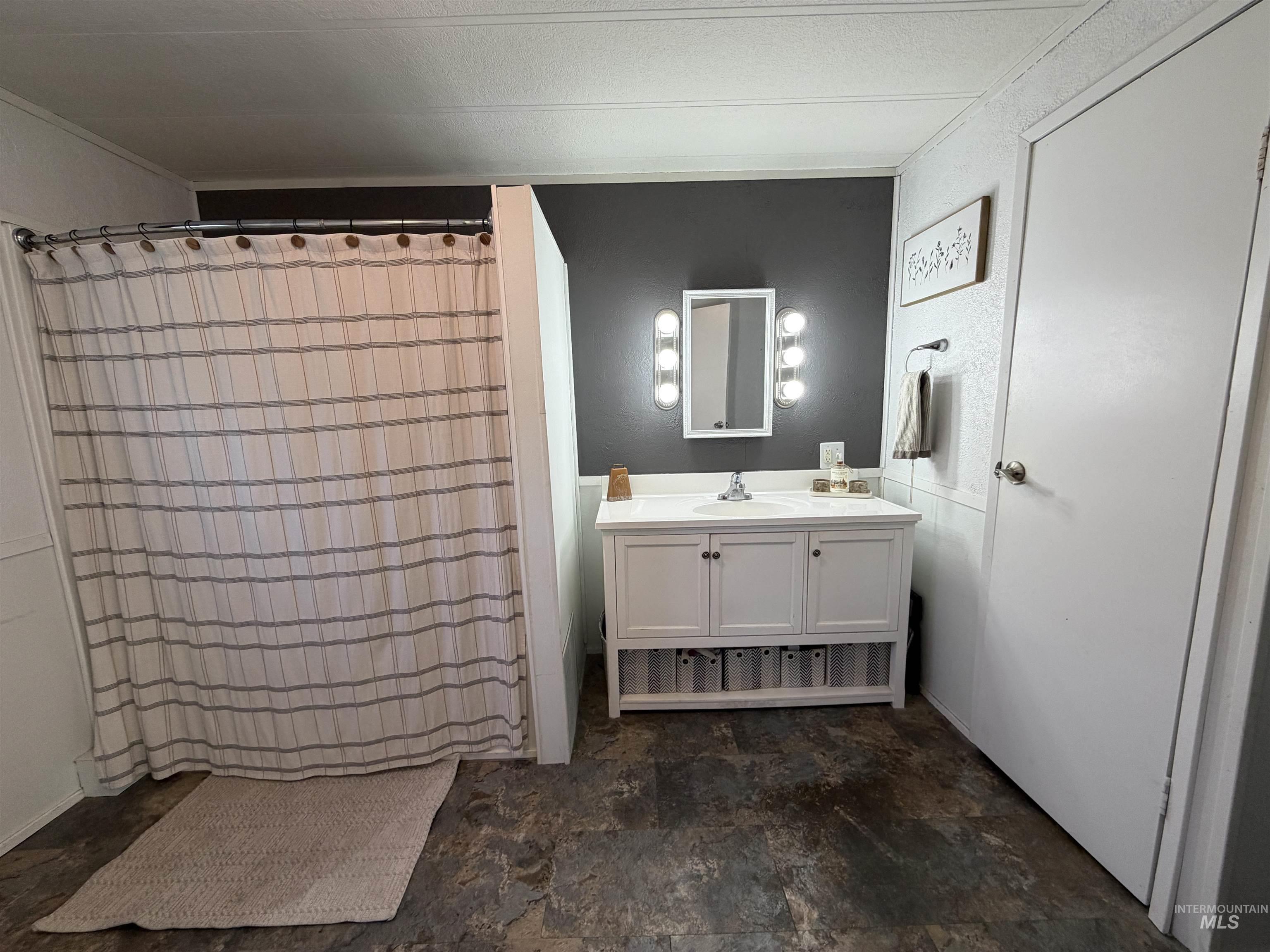 411 N Almon #409 Property Photo 21