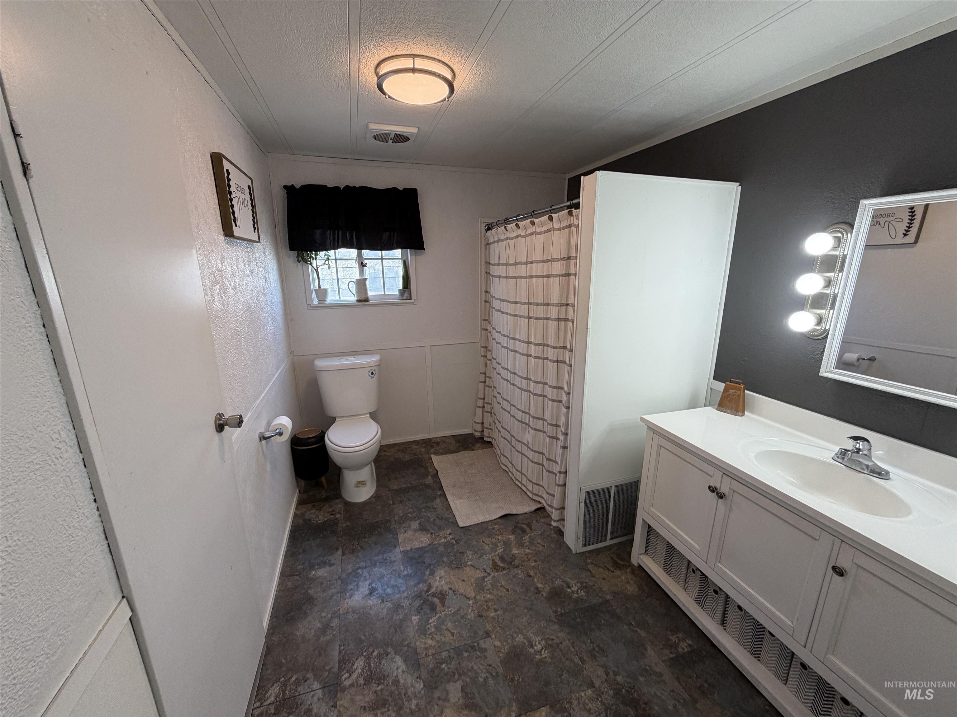 411 N Almon #409 Property Photo 23