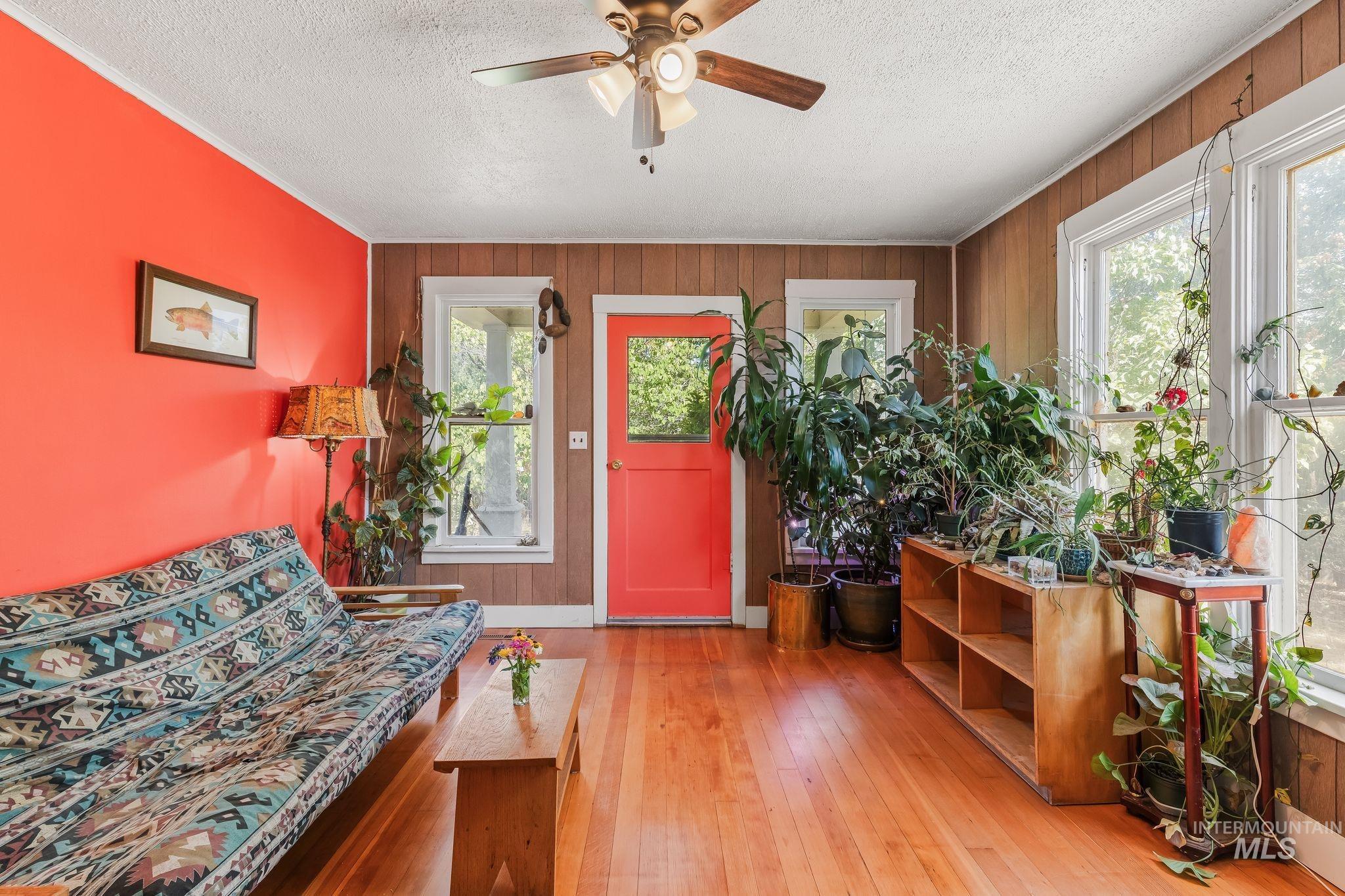 1069 Post Lane Property Photo 3