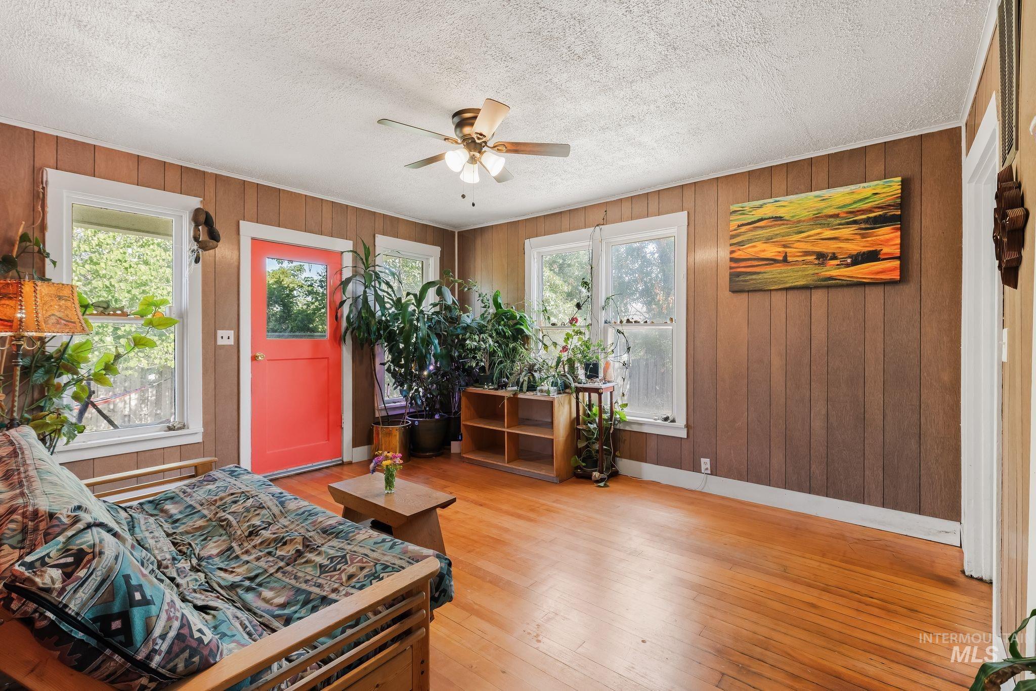 1069 Post Lane Property Photo 6