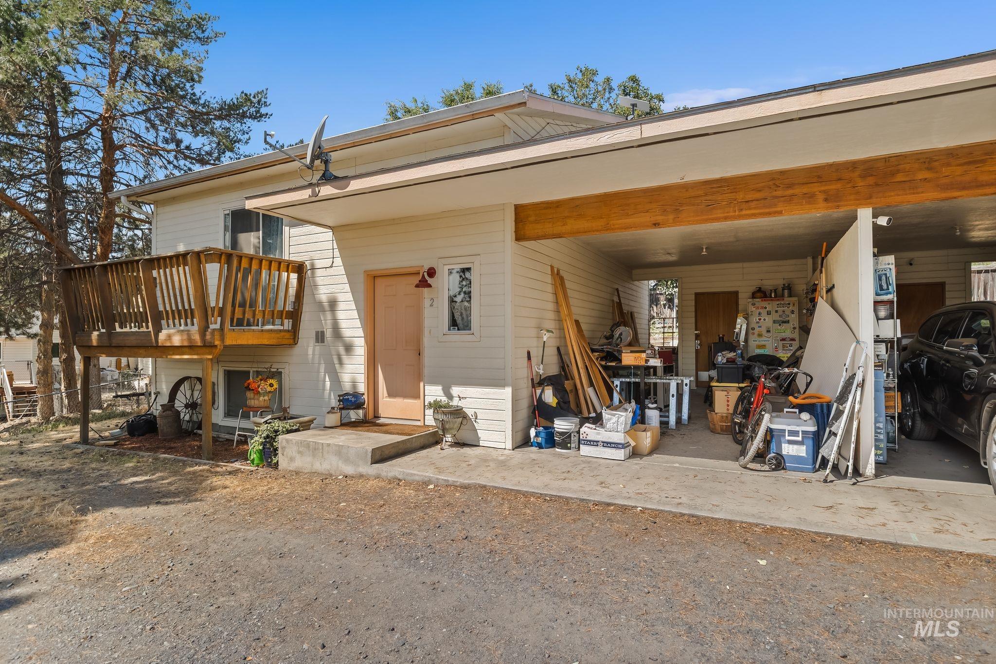 1071 Post Lane Property Photo 2