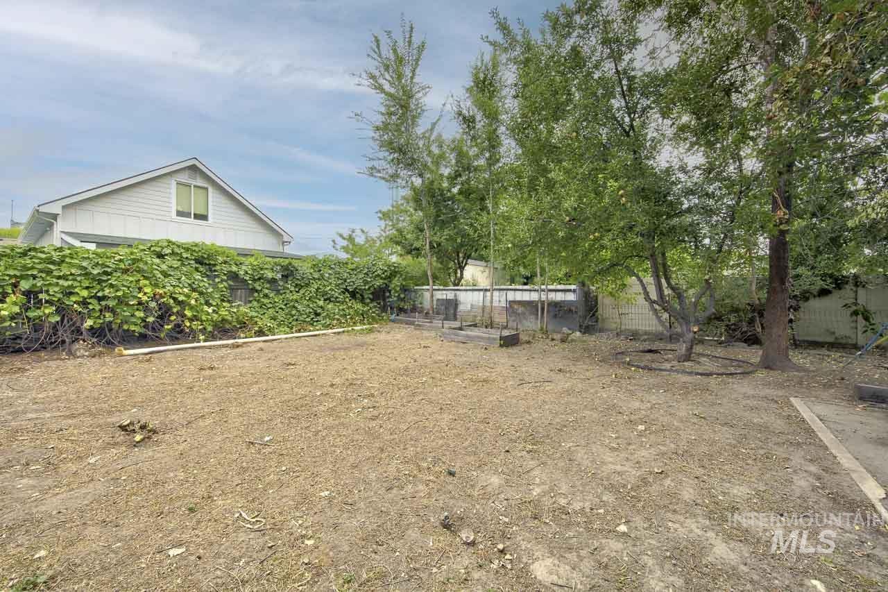 117 Joliet Street Property Photo 33