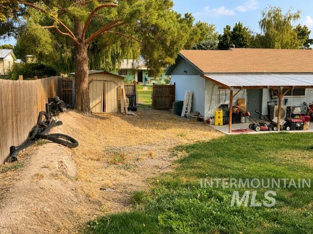 811 E Fisk Ave Property Photo 10