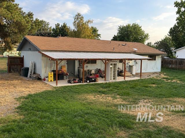 811 E Fisk Ave Property Photo 11