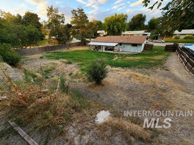 811 E Fisk Ave Property Photo 13