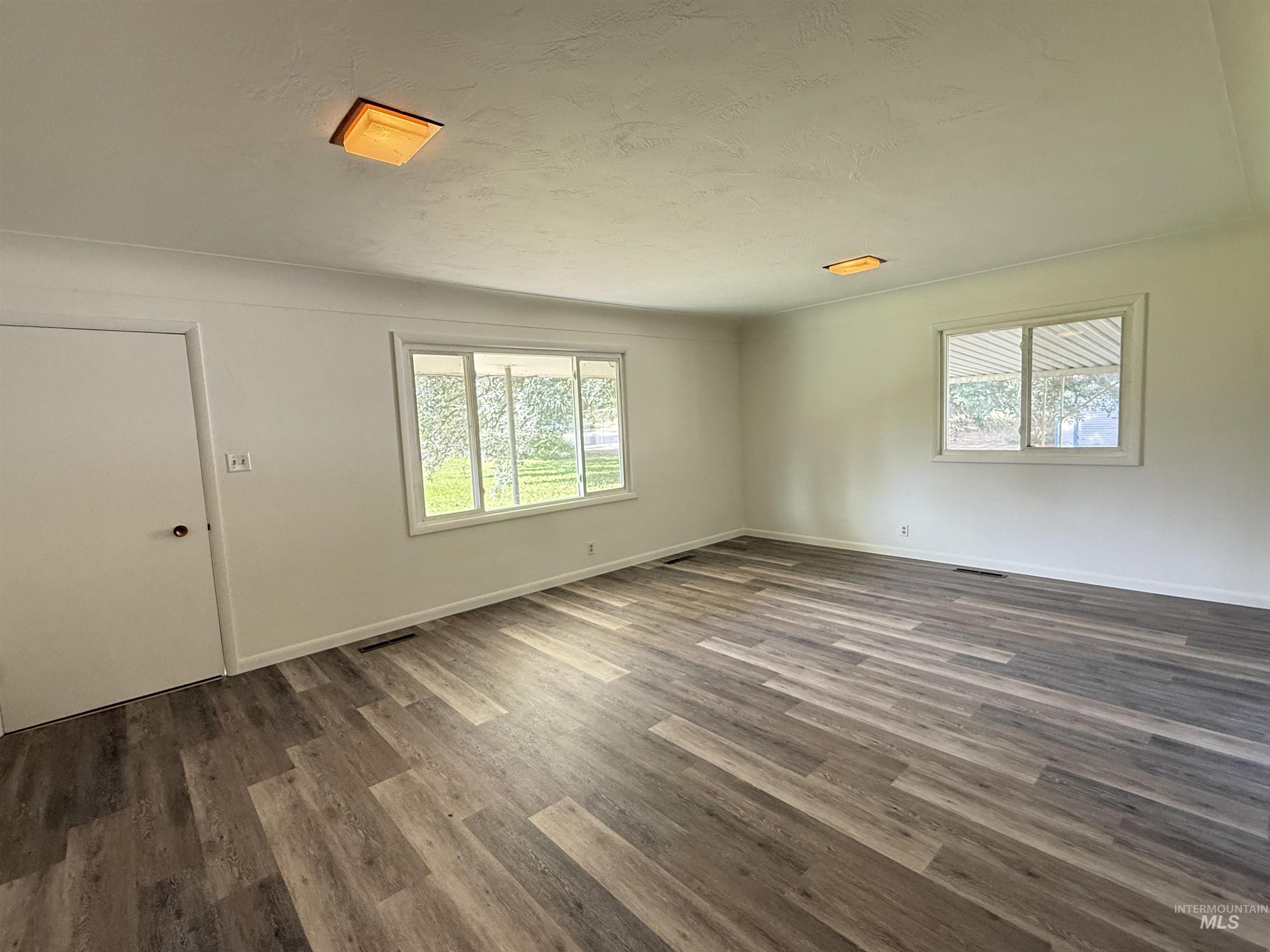 2023 Falls Ave E Property Photo 8