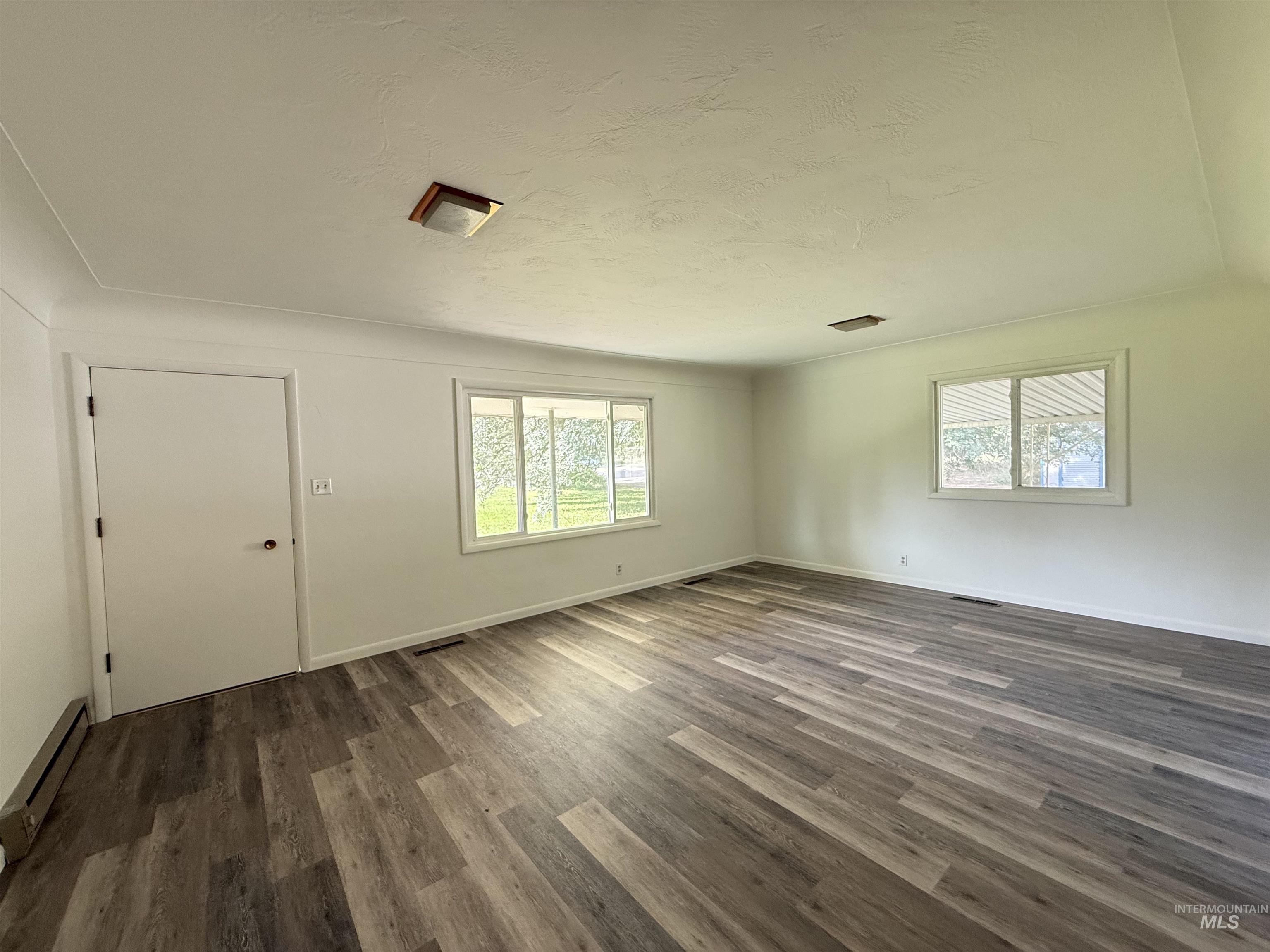 2023 Falls Ave E Property Photo 9