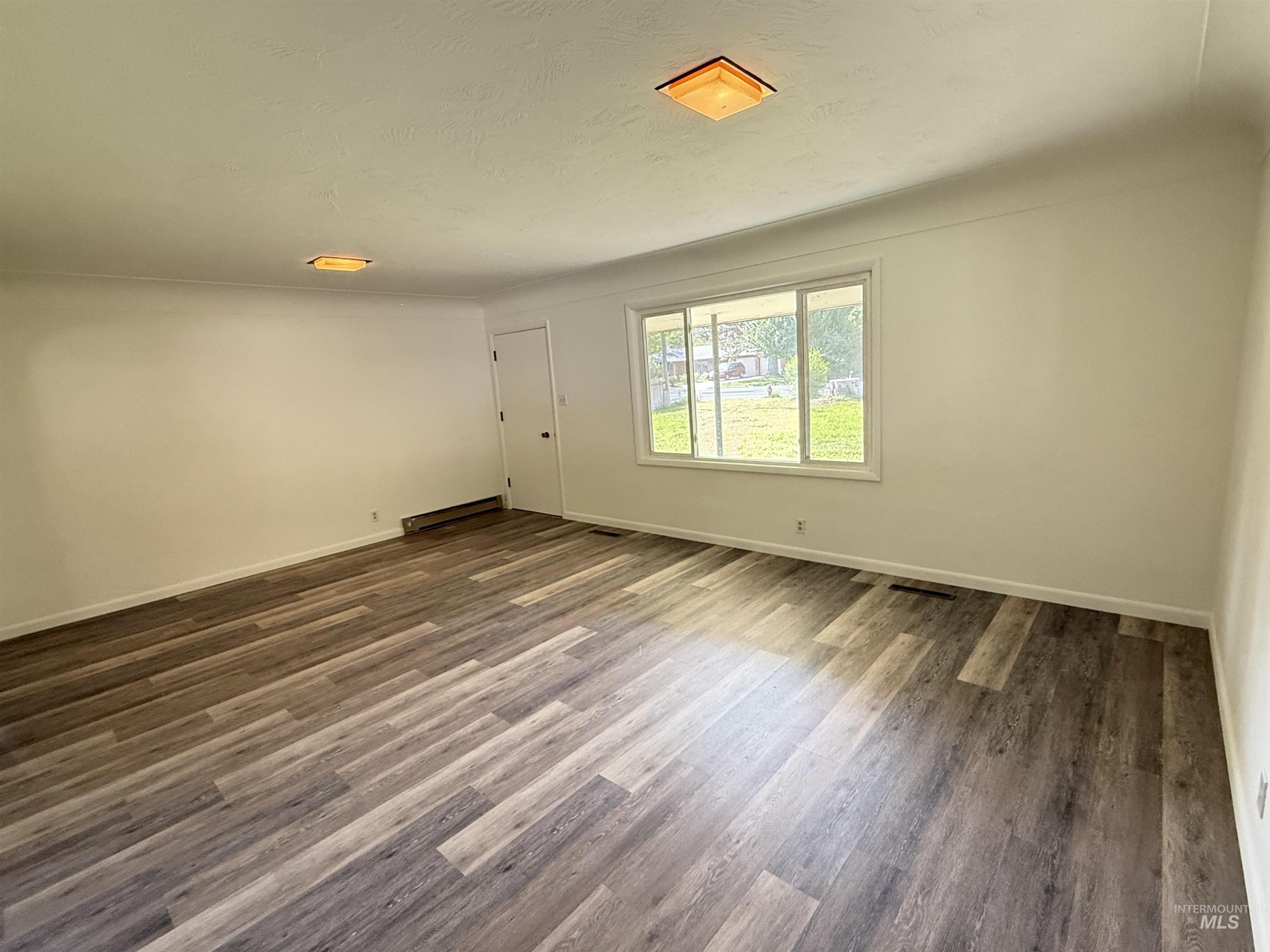 2023 Falls Ave E Property Photo 10