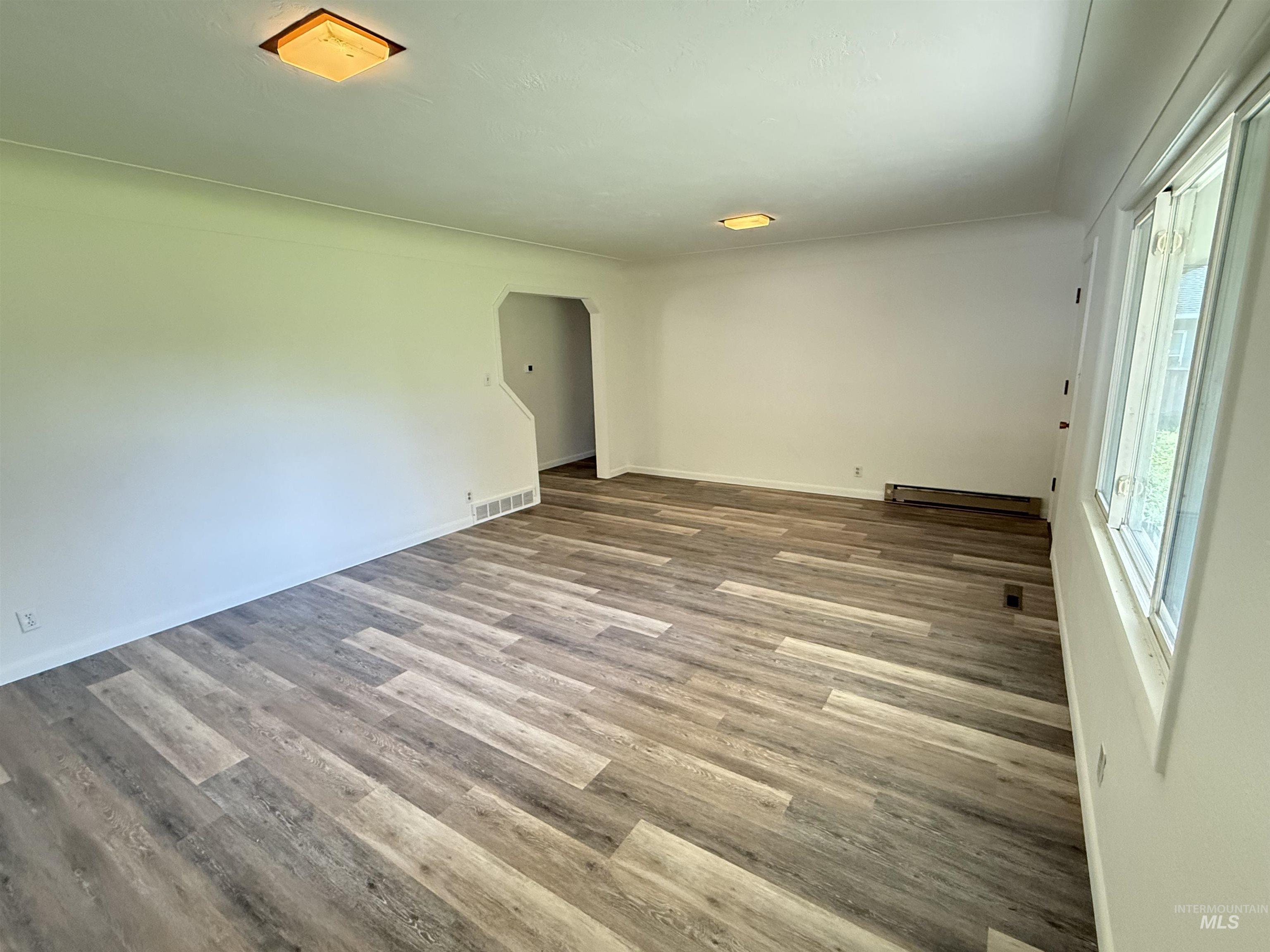 2023 Falls Ave E Property Photo 11