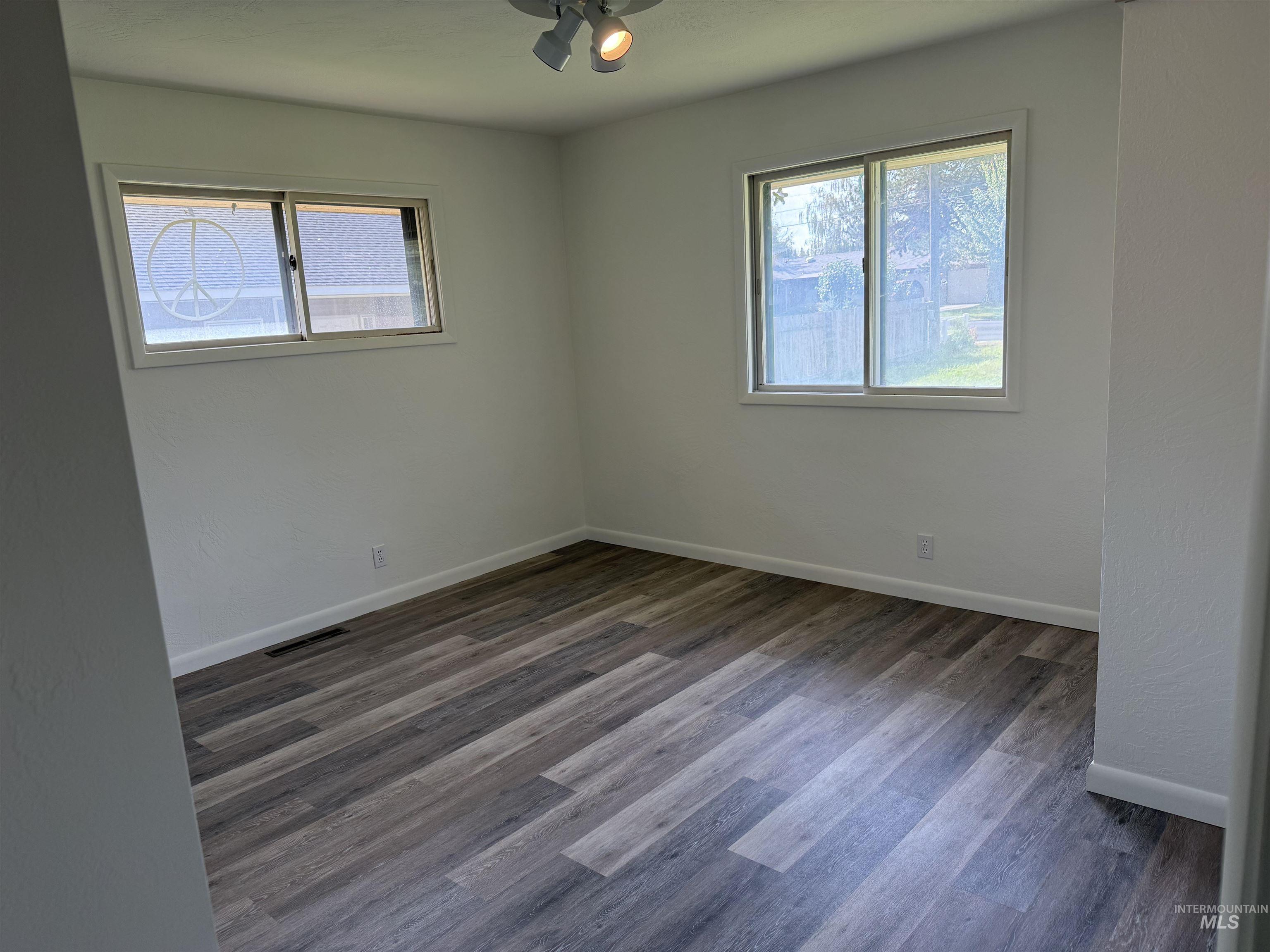 2023 Falls Ave E Property Photo 14
