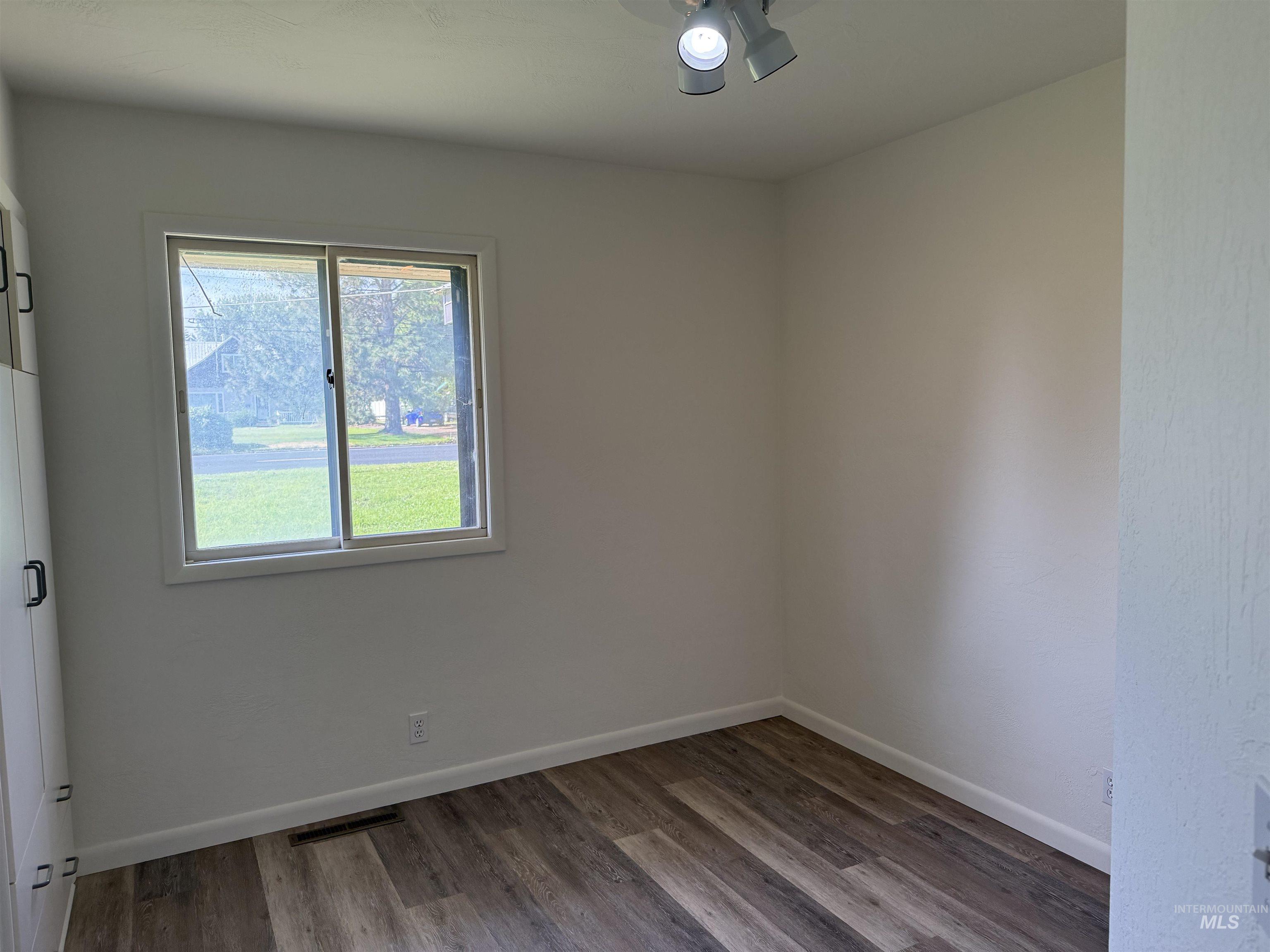 2023 Falls Ave E Property Photo 16