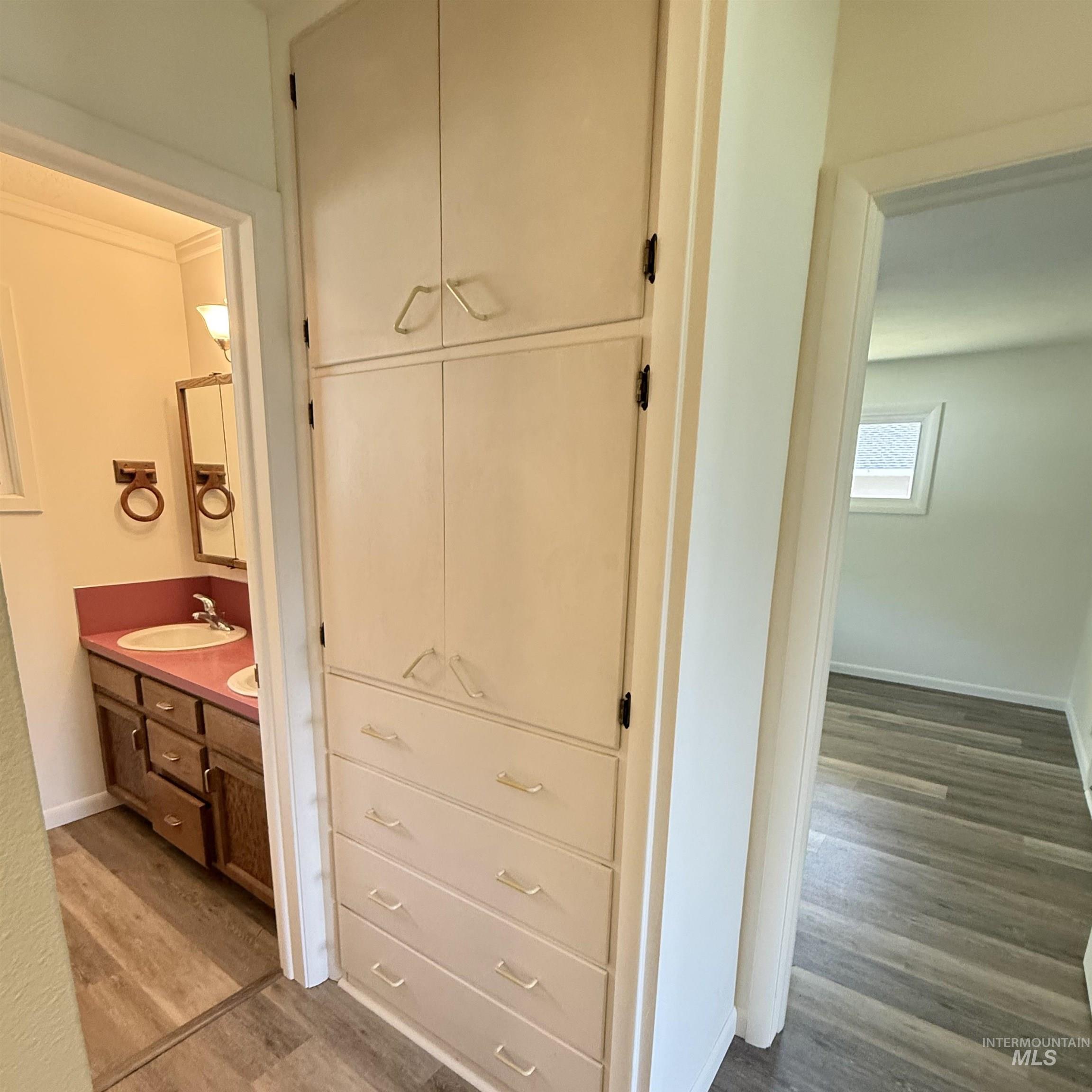 2023 Falls Ave E Property Photo 18