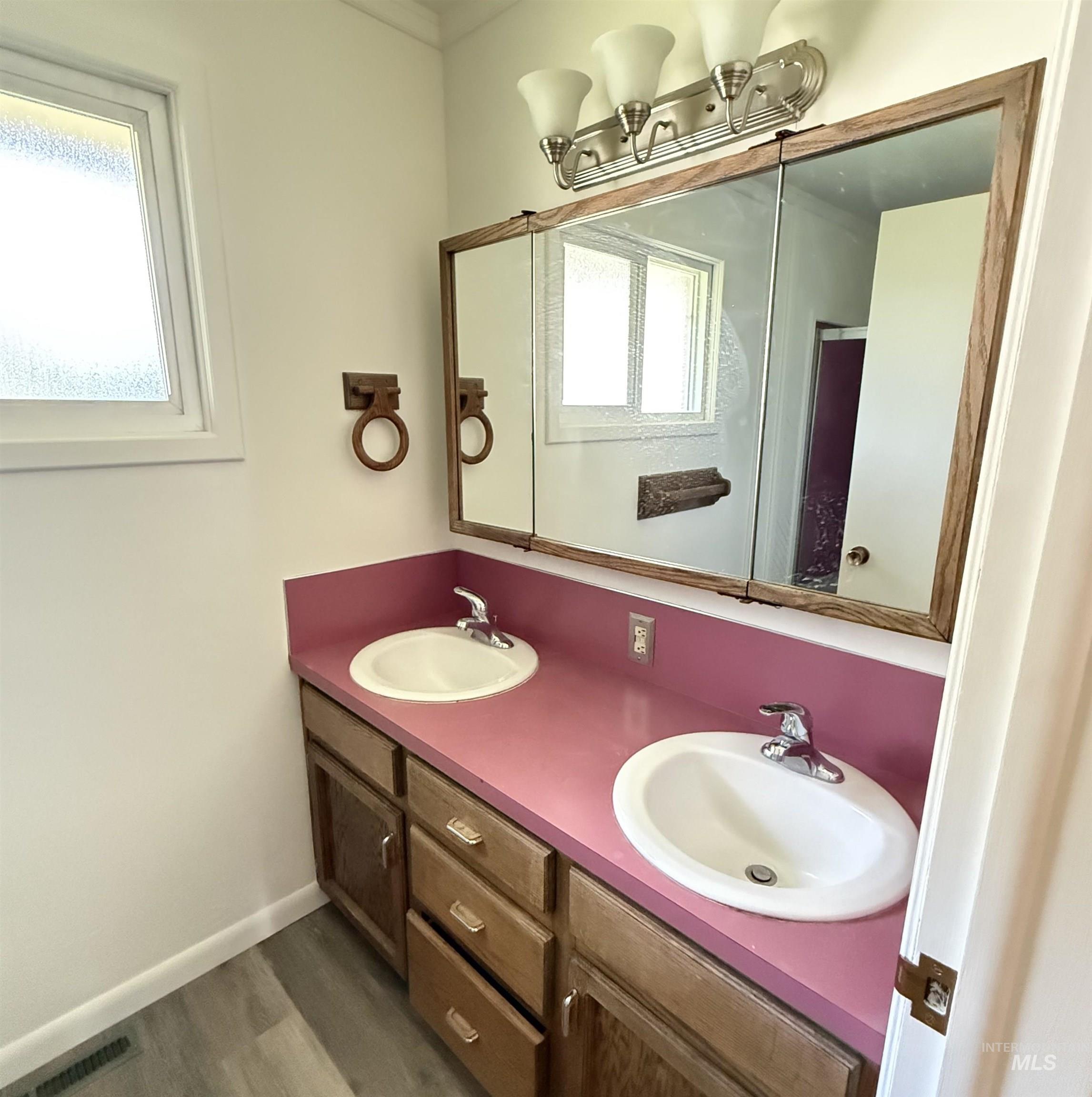 2023 Falls Ave E Property Photo 19