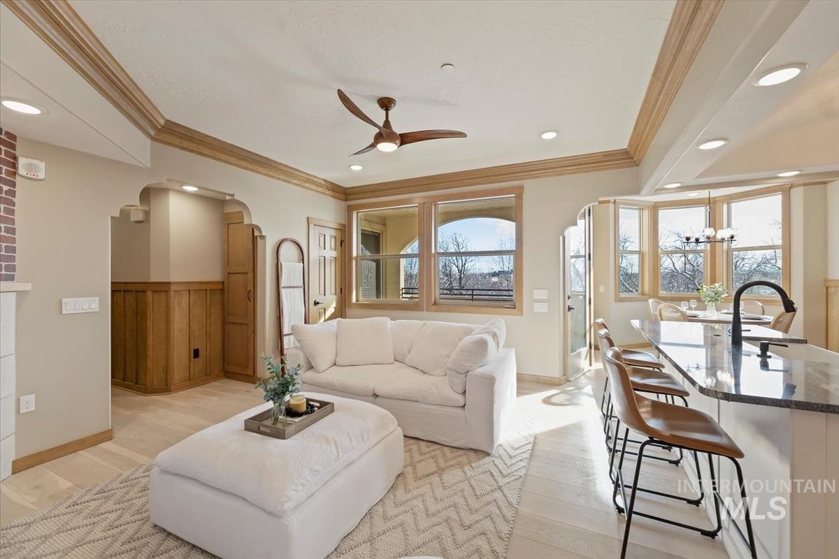 79 E Aikens Street Property Photo 10