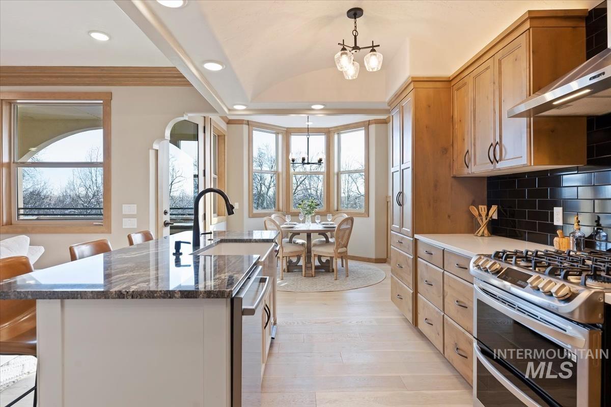 79 E Aikens Street Property Photo 16