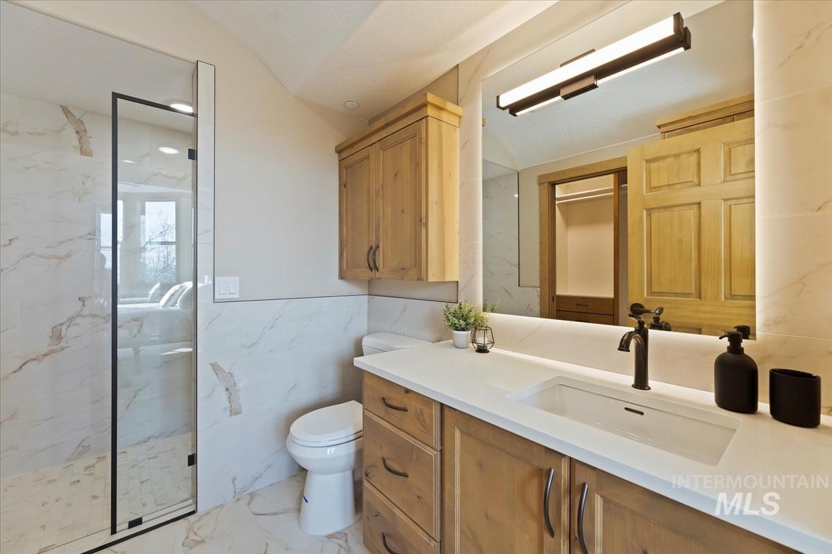 79 E Aikens Street Property Photo 24