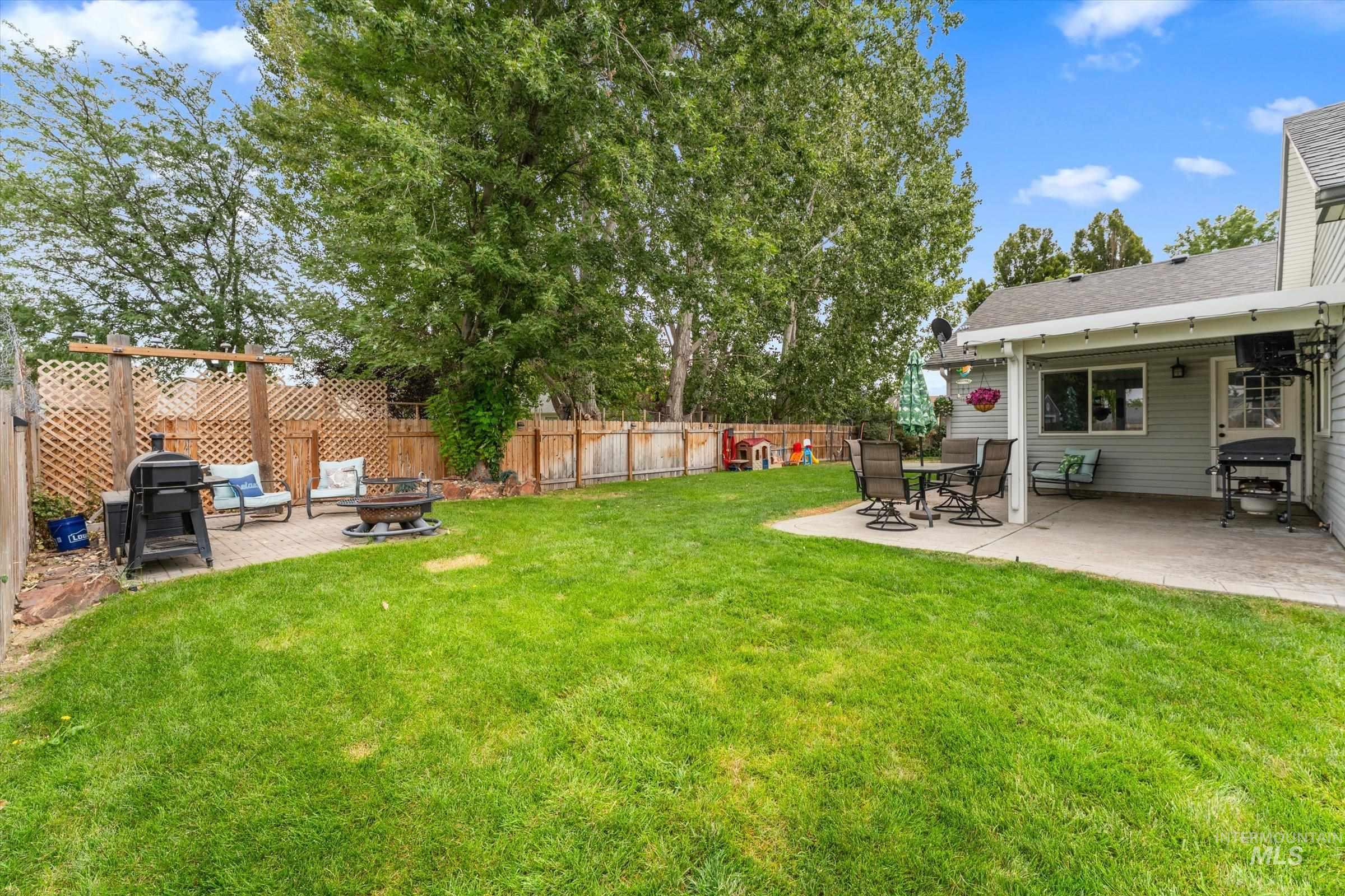1074 N Clara Ave Property Photo 35